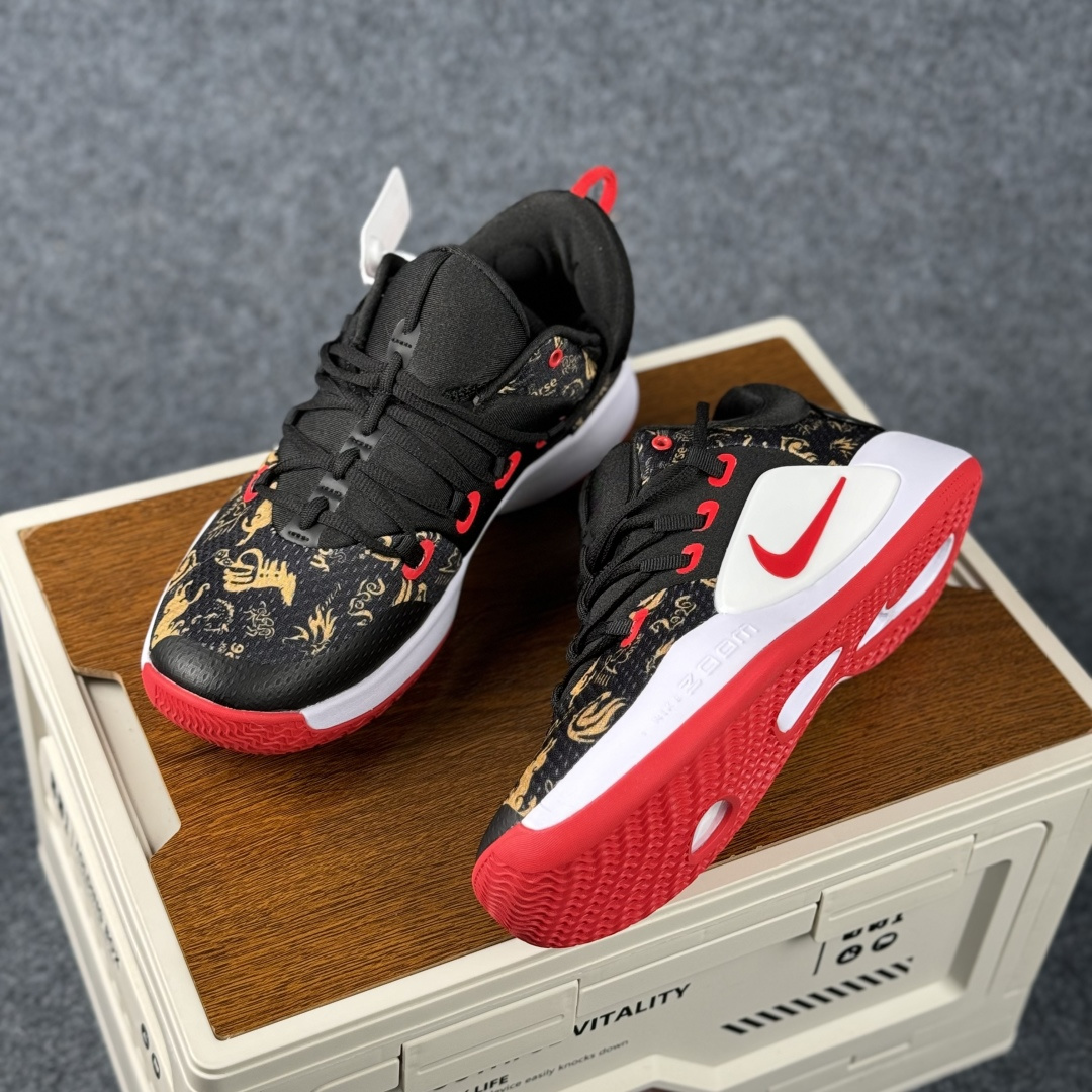 Nike Zoom Hyperdunk 2019「马年限定·黑金战魂」 以暗纹瑞马 赴球场之约 AR0465-010 Nike Zoom Hyperdunk 2019「马年限定·黑金战魂」 以暗纹瑞马 赴球场之约 AR0465-010