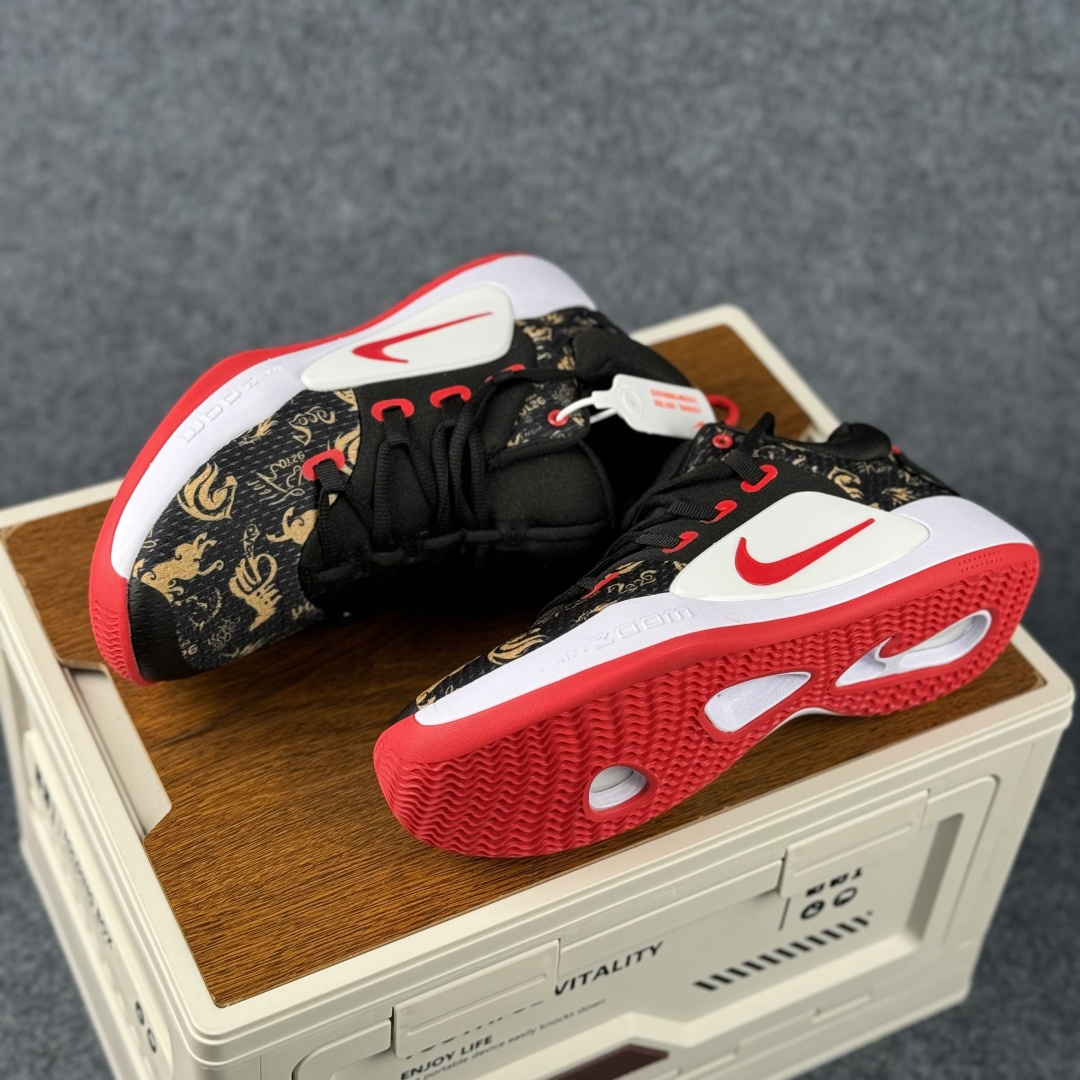 Nike Zoom Hyperdunk 2019「马年限定·黑金战魂」 以暗纹瑞马 赴球场之约 AR0465-010 Nike Zoom Hyperdunk 2019「马年限定·黑金战魂」 以暗纹瑞马 赴球场之约 AR0465-010