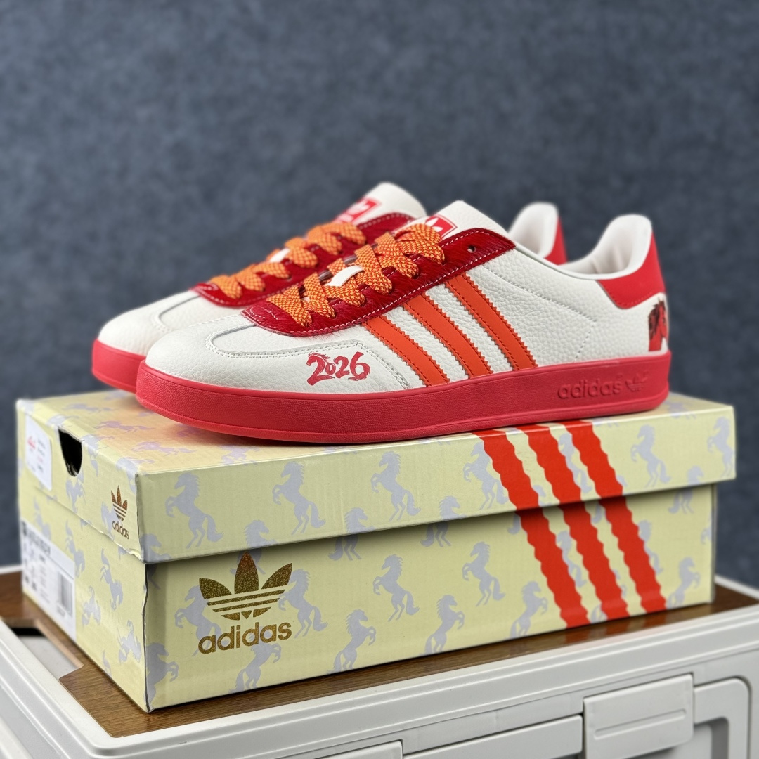 Adidas Handball Spezial Sanba 马年限定 LX0902 阿迪达斯经典款 桑巴德训 复古休闲板鞋-Top High Quatity Cheap Sneakers Fashion Clothing Clothes Bags handbags Shoes of all Brand wholesale With The best Quality And Beautiful Price from China Factory Chinese suppliers wholesaler seller Adidas Handball Spezial Sanba 马年限定 LX0902 阿迪达斯经典款 桑巴德训 复古休闲板鞋