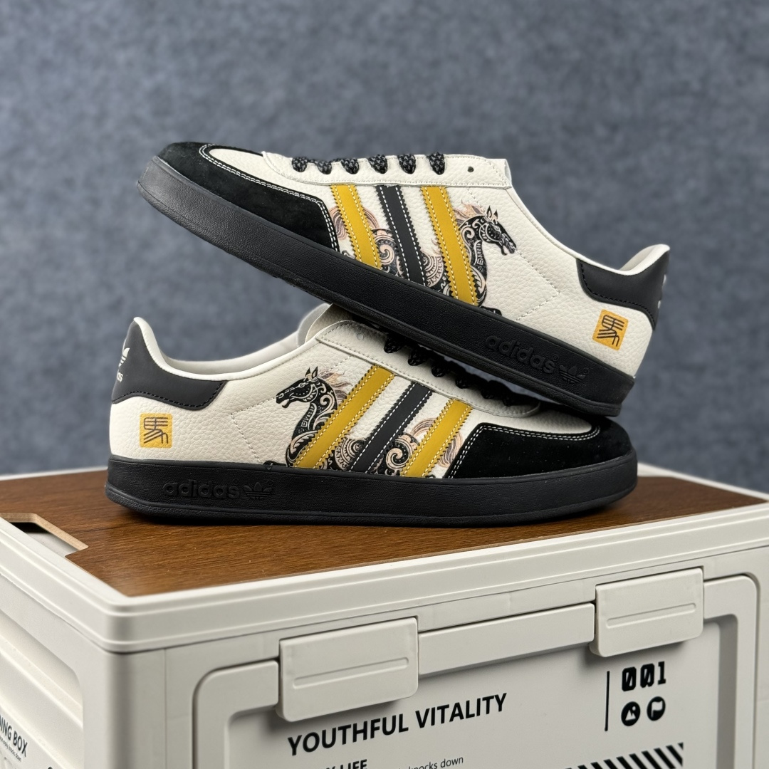 Adidas Handball Spezial Sanba 马年限定 LX0903 阿迪达斯经典款 桑巴德训 复古休闲板鞋 Adidas Handball Spezial Sanba 马年限定 LX0903 阿迪达斯经典款 桑巴德训 复古休闲板鞋