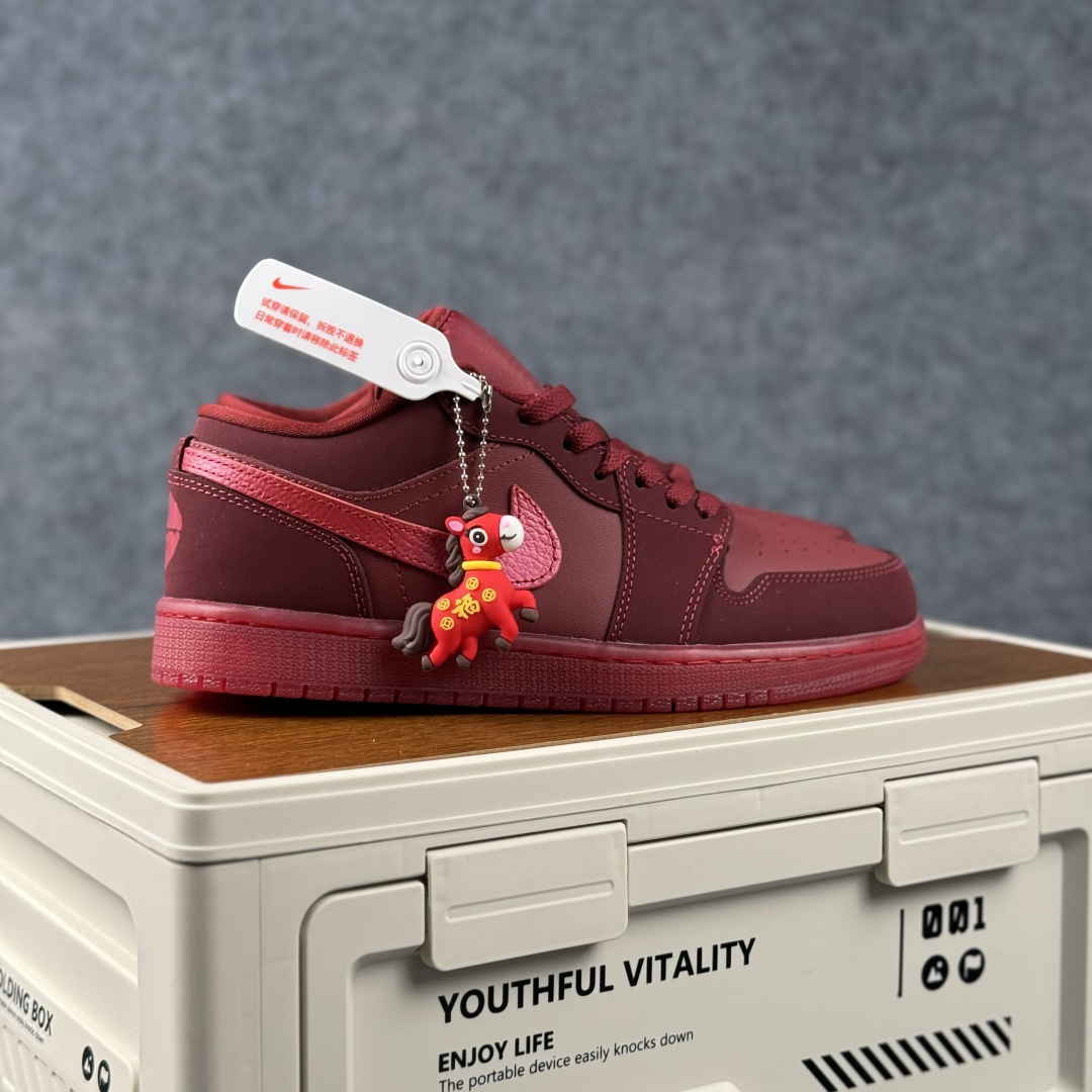 Air Jordan 1 Low AJ1 乔1生胶酒红色 低帮复古文化篮球鞋 IB7012-600 Air Jordan 1 Low AJ1 乔1生胶酒红色 低帮复古文化篮球鞋 IB7012-600