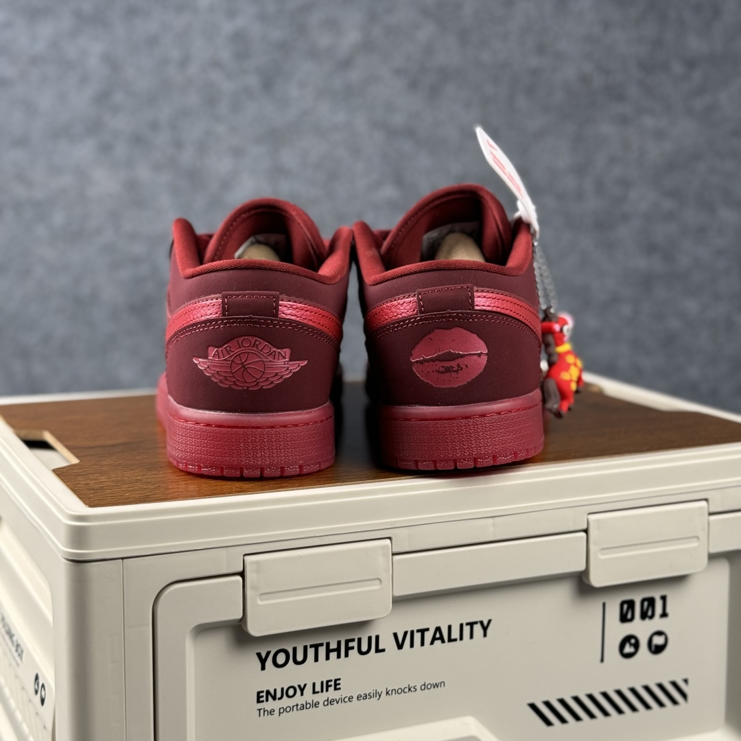 Air Jordan 1 Low AJ1 乔1生胶酒红色 低帮复古文化篮球鞋 IB7012-600 Air Jordan 1 Low AJ1 乔1生胶酒红色 低帮复古文化篮球鞋 IB7012-600