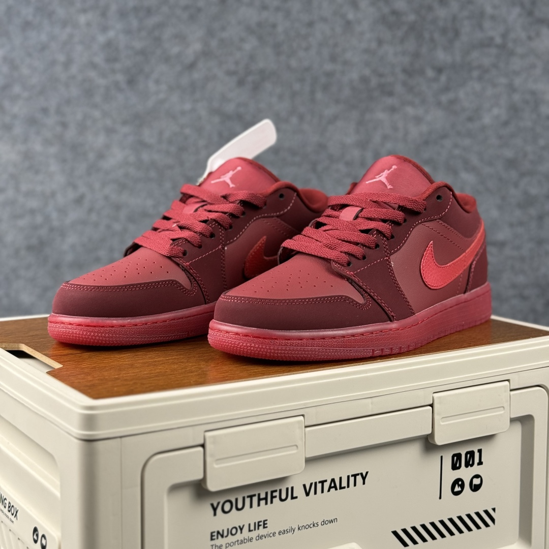 Air Jordan 1 Low AJ1 乔1生胶酒红色 低帮复古文化篮球鞋 IB7012-600 Air Jordan 1 Low AJ1 乔1生胶酒红色 低帮复古文化篮球鞋 IB7012-600