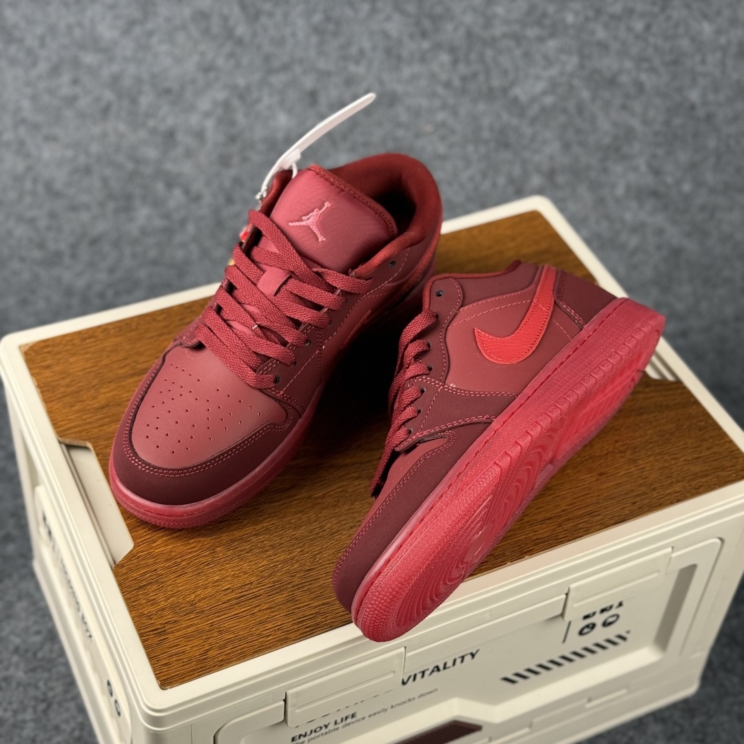 Air Jordan 1 Low AJ1 乔1生胶酒红色 低帮复古文化篮球鞋 IB7012-600 Air Jordan 1 Low AJ1 乔1生胶酒红色 低帮复古文化篮球鞋 IB7012-600