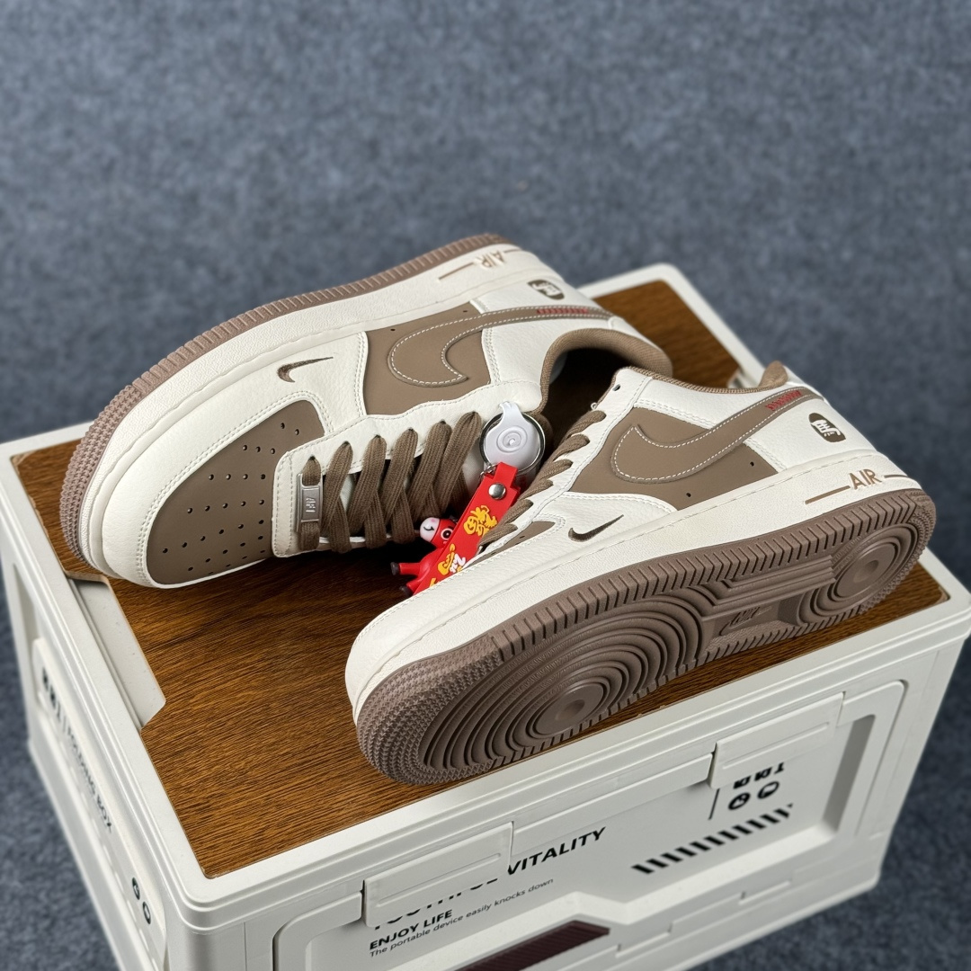 Nike Air Force 1'07 Low 马年限定 空军一号低帮休闲板鞋 XD0028-017-Top High Quatity Cheap Sneakers Fashion Clothing Clothes Bags handbags Shoes of all Brand wholesale With The best Quality And Beautiful Price from China Factory Chinese suppliers wholesaler seller Nike Air Force 1'07 Low 马年限定 空军一号低帮休闲板鞋 XD0028-017