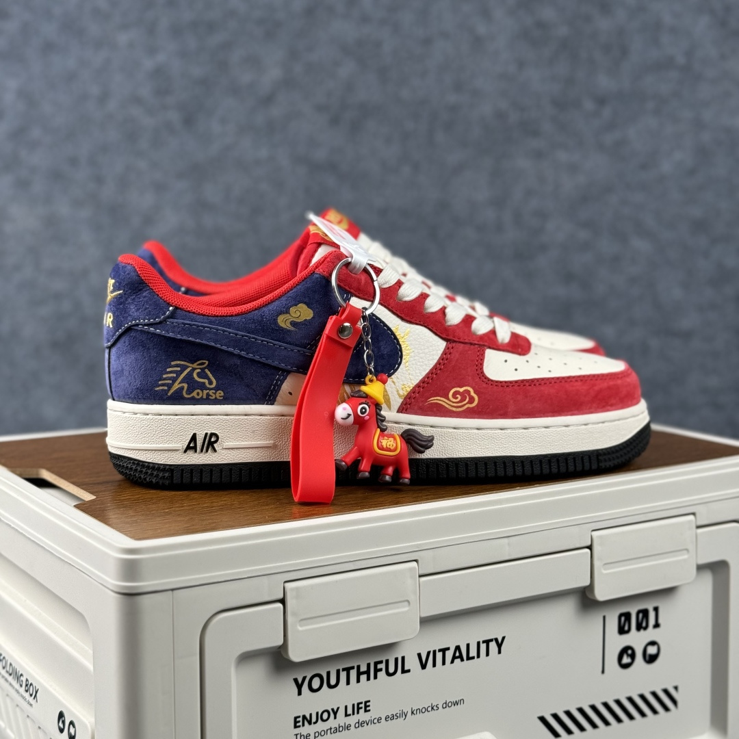 Nike Air Force 1’07 Low 马年限定 空军一号低帮休闲板鞋 XD0028-019 Nike Air Force 1’07 Low 马年限定 空军一号低帮休闲板鞋 XD0028-019