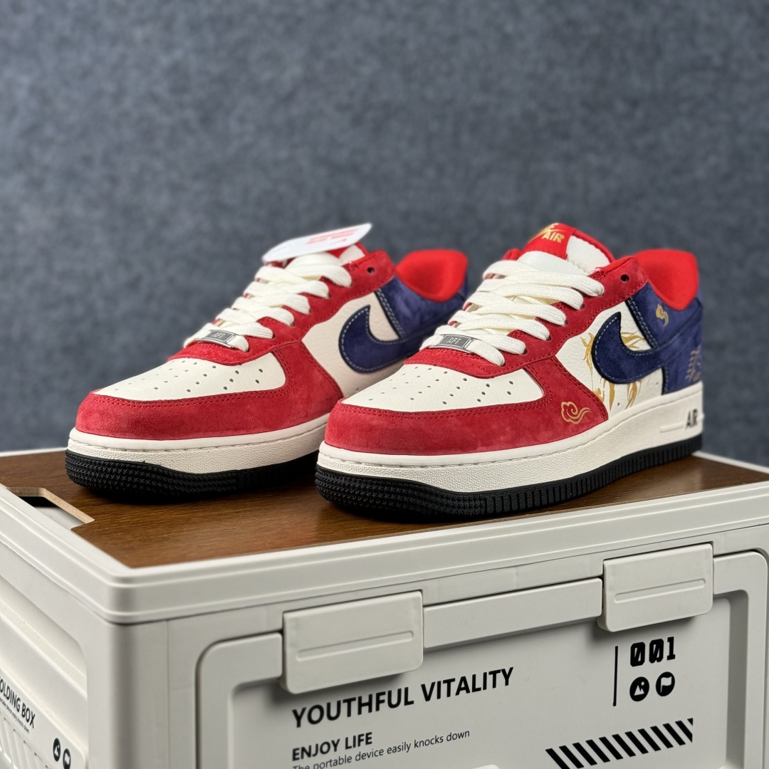 Nike Air Force 1'07 Low 马年限定 空军一号低帮休闲板鞋 XD0028-019 Nike Air Force 1'07 Low 马年限定 空军一号低帮休闲板鞋 XD0028-019