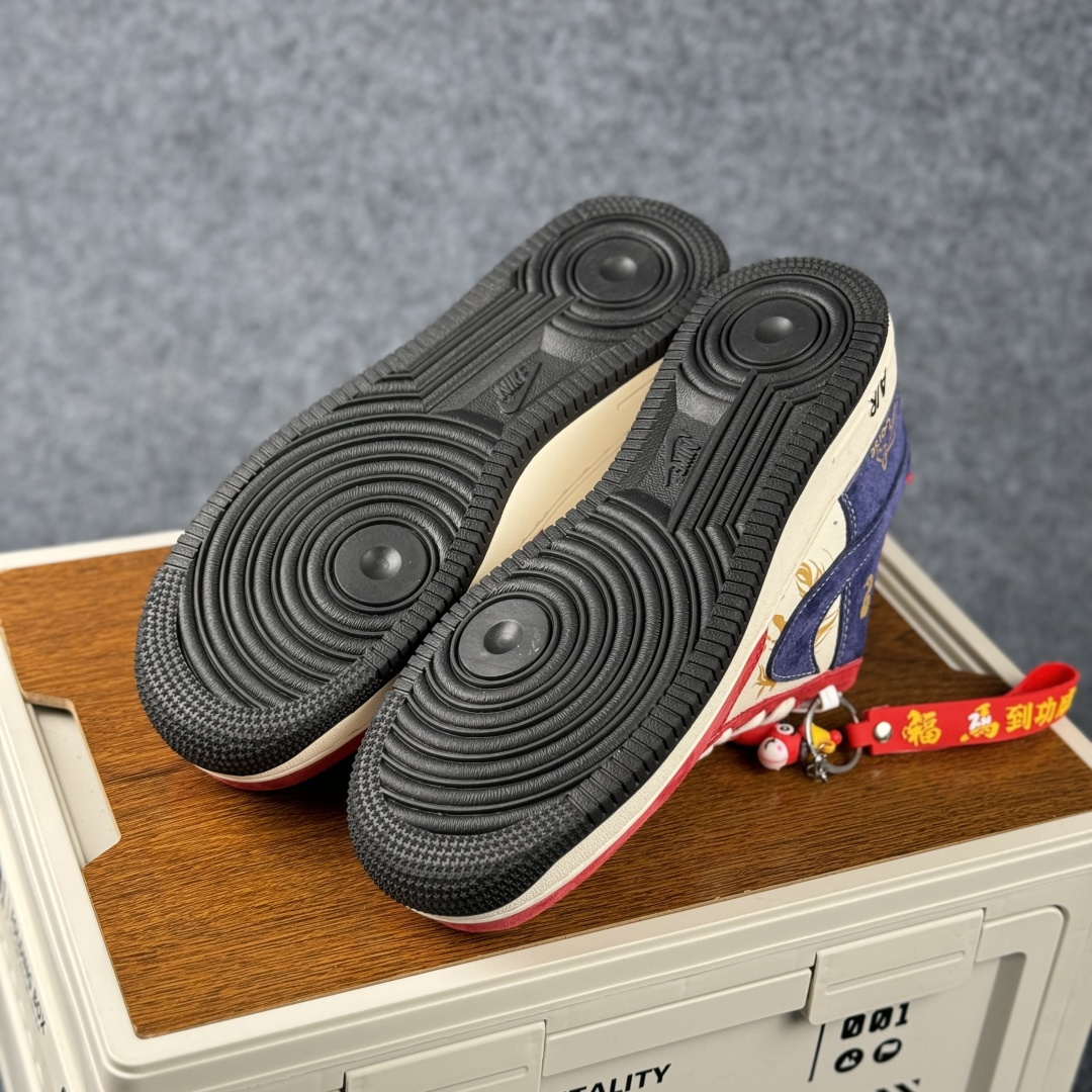 Nike Air Force 1'07 Low 马年限定 空军一号低帮休闲板鞋 XD0028-019 Nike Air Force 1'07 Low 马年限定 空军一号低帮休闲板鞋 XD0028-019