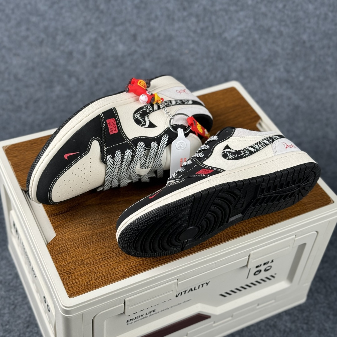 Air Jordan 1 Low AJ1 乔1 2026 马年限定 高端定制 低帮复古篮球鞋 LX1988-826 Air Jordan 1 Low AJ1 乔1 2026 马年限定 高端定制 低帮复古篮球鞋 LX1988-826