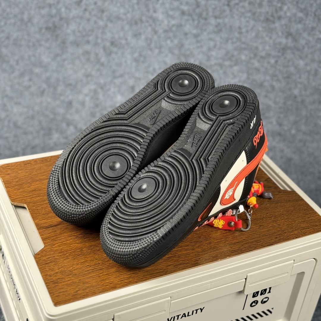 260 Nike Air Force 1'07 Low 马年限定 黑橙 空军一号低帮休闲板鞋 XD0028-018