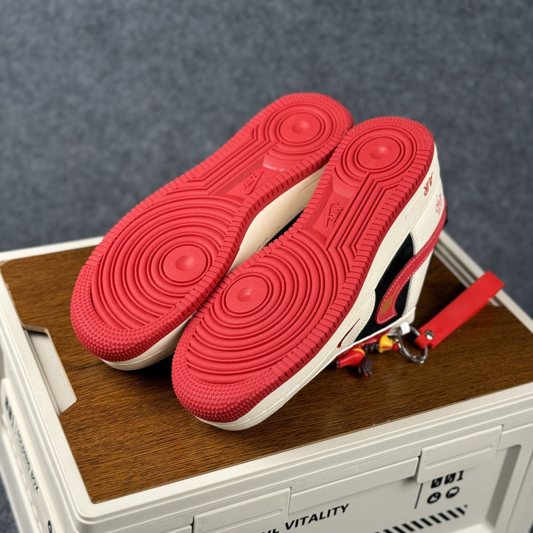 Nike Air Force 1'07 Low 马年限定 红福祥云 空军一号低帮休闲板鞋 XD0028-016 Nike Air Force 1'07 Low 马年限定 红福祥云 空军一号低帮休闲板鞋 XD0028-016
