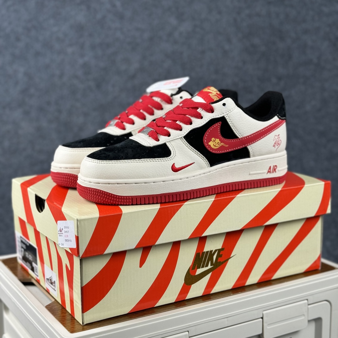 Nike Air Force 1'07 Low 马年限定 红福祥云 空军一号低帮休闲板鞋 XD0028-016 Nike Air Force 1'07 Low 马年限定 红福祥云 空军一号低帮休闲板鞋 XD0028-016