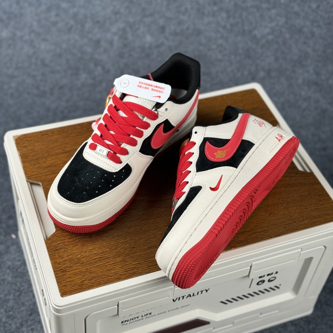 Nike Air Force 1'07 Low 马年限定 红福祥云 空军一号低帮休闲板鞋 XD0028-016 Nike Air Force 1'07 Low 马年限定 红福祥云 空军一号低帮休闲板鞋 XD0028-016