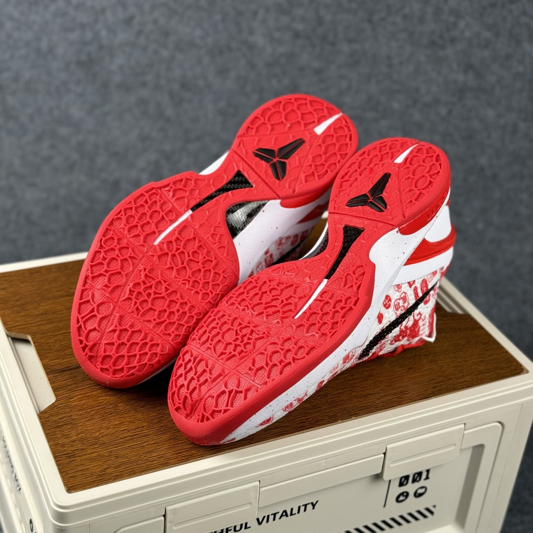 Kobe 6 Protro 2026马年限定 · 赤焰灵蛇 当黑曼巴的致命缠绕遇上马年的赤焰锋芒 CW2190-040 Kobe 6 Protro 2026马年限定 · 赤焰灵蛇 当黑曼巴的致命缠绕遇上马年的赤焰锋芒 CW2190-040