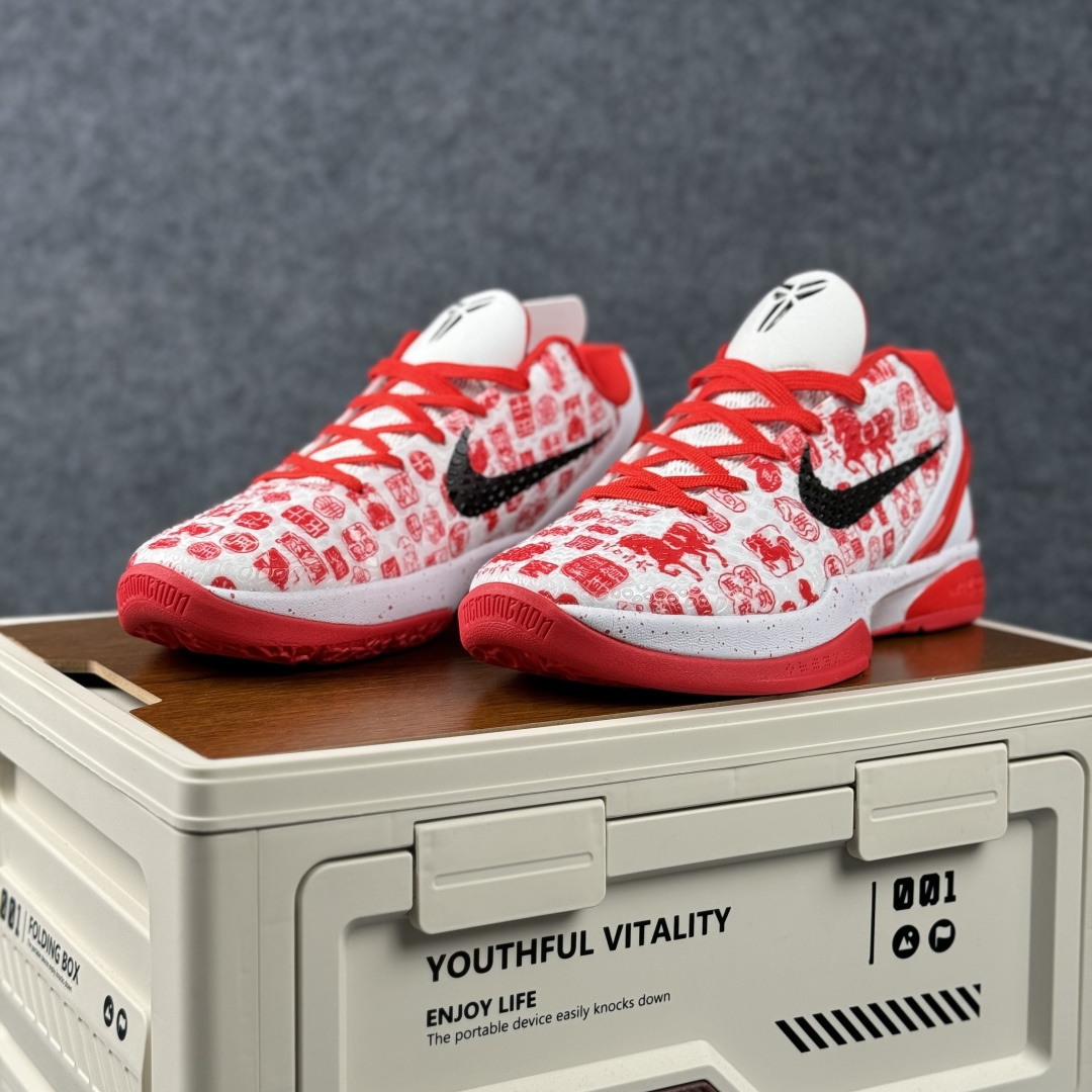 Kobe 6 Protro 2026马年限定 · 赤焰灵蛇 当黑曼巴的致命缠绕遇上马年的赤焰锋芒 CW2190-040 Kobe 6 Protro 2026马年限定 · 赤焰灵蛇 当黑曼巴的致命缠绕遇上马年的赤焰锋芒 CW2190-040