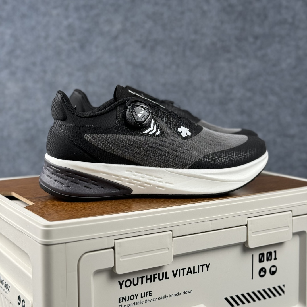 210 迪桑特DESCENTE LEVITATE II 透气运动跑步鞋 D2331RRN-Chinese UA Cheap High Quatity Brand Clothes Bags handbags Sneakers wholesale wholesaler seller from China Factory suppliers Fashion Clothing Shoes best Quality Beautiful Price 210 迪桑特DESCENTE LEVITATE II 透气运动跑步鞋 D2331RRN
