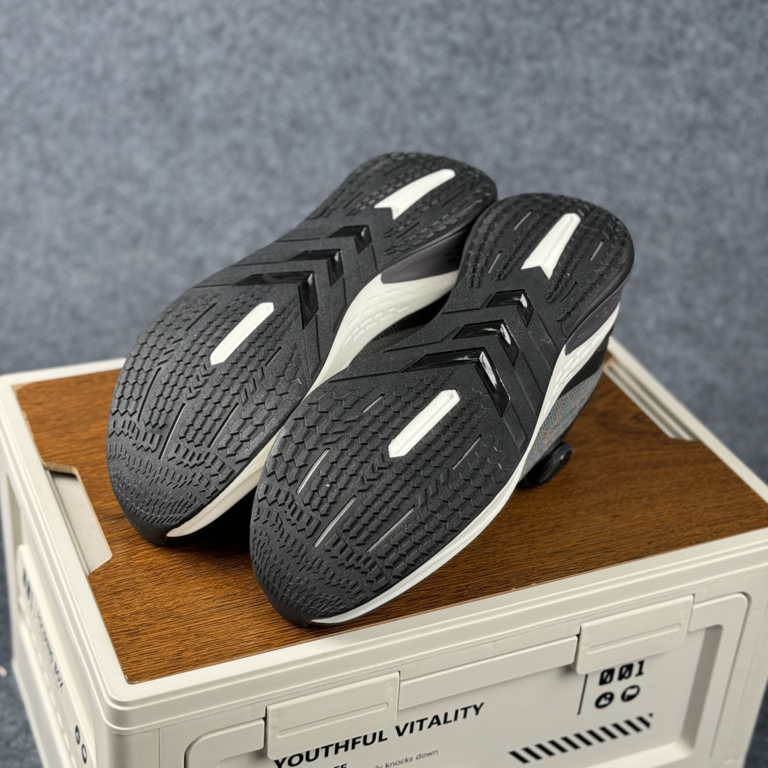 210 迪桑特DESCENTE LEVITATE II 透气运动跑步鞋 D2331RRN-Chinese UA Cheap High Quatity Brand Clothes Bags handbags Sneakers wholesale wholesaler seller from China Factory suppliers Fashion Clothing Shoes best Quality Beautiful Price 210 迪桑特DESCENTE LEVITATE II 透气运动跑步鞋 D2331RRN
