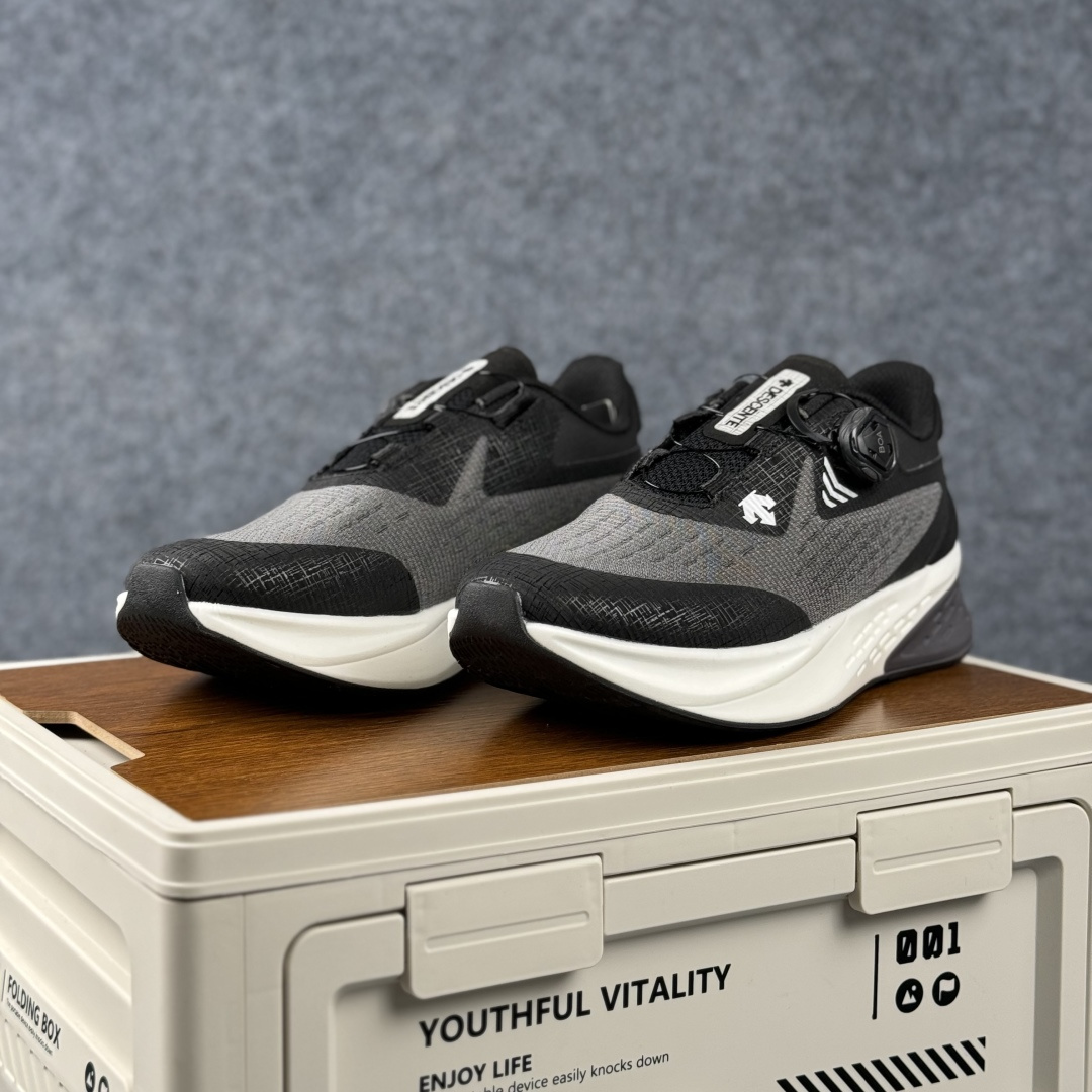 210 迪桑特DESCENTE LEVITATE II 透气运动跑步鞋 D2331RRN-Chinese UA Cheap High Quatity Brand Clothes Bags handbags Sneakers wholesale wholesaler seller from China Factory suppliers Fashion Clothing Shoes best Quality Beautiful Price 210 迪桑特DESCENTE LEVITATE II 透气运动跑步鞋 D2331RRN