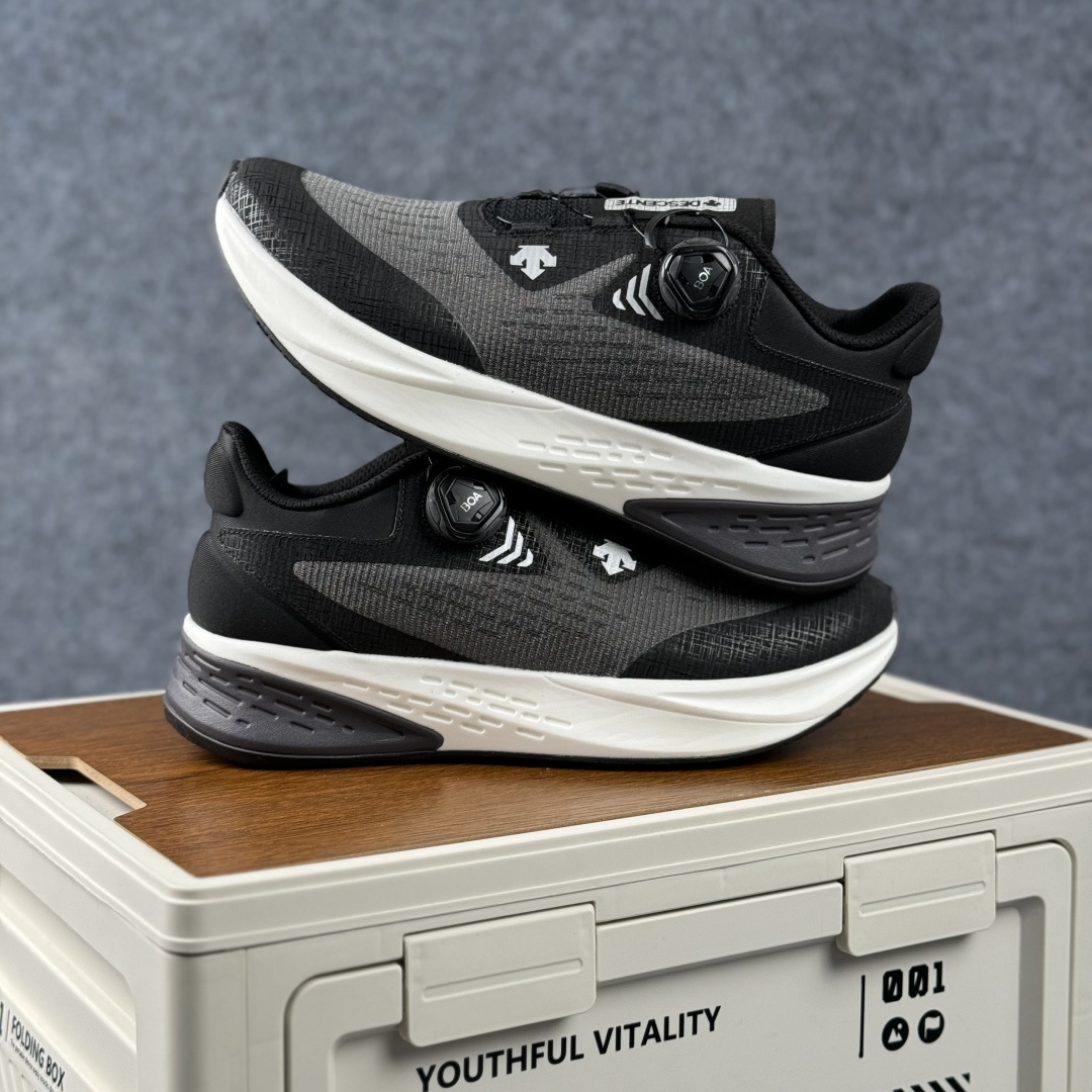 210 迪桑特DESCENTE LEVITATE II 透气运动跑步鞋 D2331RRN-Chinese UA Cheap High Quatity Brand Clothes Bags handbags Sneakers wholesale wholesaler seller from China Factory suppliers Fashion Clothing Shoes best Quality Beautiful Price 210 迪桑特DESCENTE LEVITATE II 透气运动跑步鞋 D2331RRN