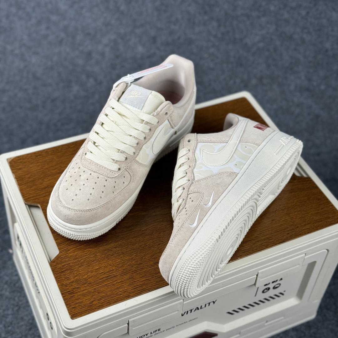 260 Nike Air Force 1'07 Low NK联名 空军一号低帮休闲板鞋 SY1388-034-Chinese UA Cheap High Quatity Brand Clothes Bags handbags Sneakers wholesale wholesaler seller from China Factory suppliers Fashion Clothing Shoes best Quality Beautiful Price 260 Nike Air Force 1'07 Low NK联名 空军一号低帮休闲板鞋 SY1388-034