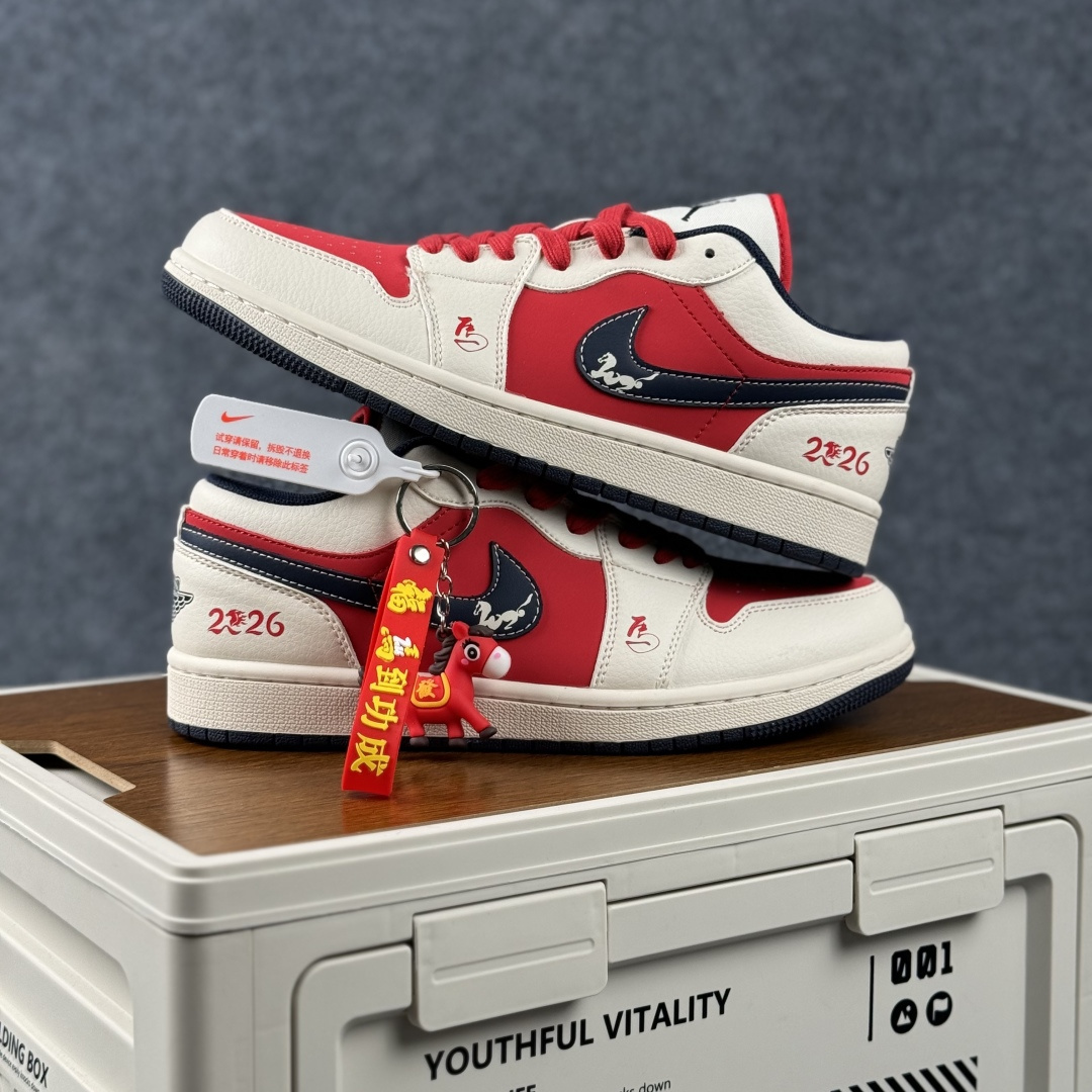 Air Jordan 1 Low AJ1 乔1 2026 马年限定 高端定制 低帮复古篮球鞋 ZH2598-504-Top High Quatity Cheap Sneakers Fashion Clothing Clothes Bags handbags Shoes of all Brand wholesale With The best Quality And Beautiful Price from China Factory Chinese suppliers wholesaler seller Air Jordan 1 Low AJ1 乔1 2026 马年限定 高端定制 低帮复古篮球鞋 ZH2598-504