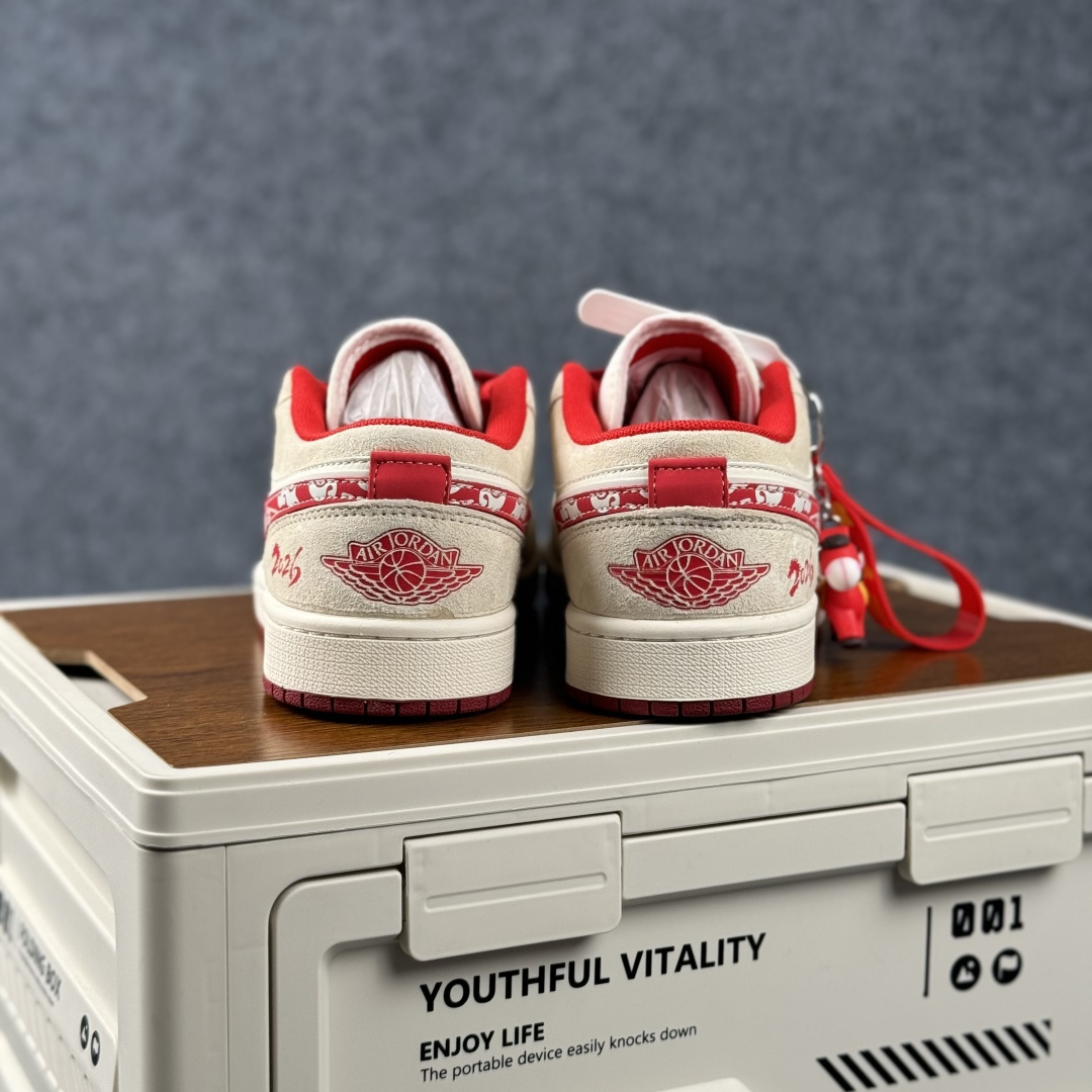 Air Jordan 1 Low AJ1 乔1 2026 马年限定 高端定制 低帮复古篮球鞋 XT6998-118-Top High Quatity Cheap Sneakers Fashion Clothing Clothes Bags handbags Shoes of all Brand wholesale With The best Quality And Beautiful Price from China Factory Chinese suppliers wholesaler seller Air Jordan 1 Low AJ1 乔1 2026 马年限定 高端定制 低帮复古篮球鞋 XT6998-118