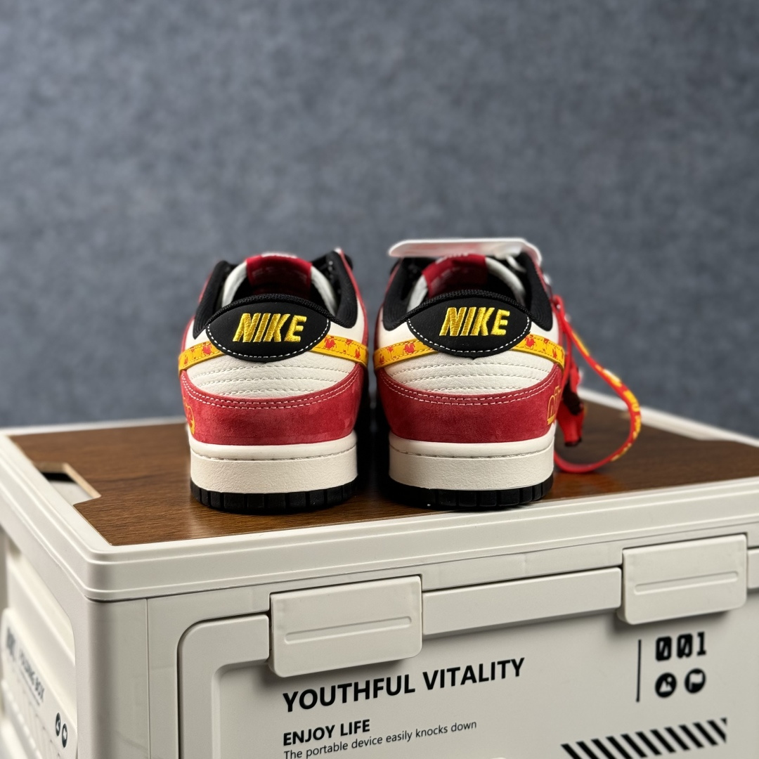 Nike Dunk Low 2026 马年限定 以红色翻毛皮与白色皮革为鞋身主体 XT6998-126