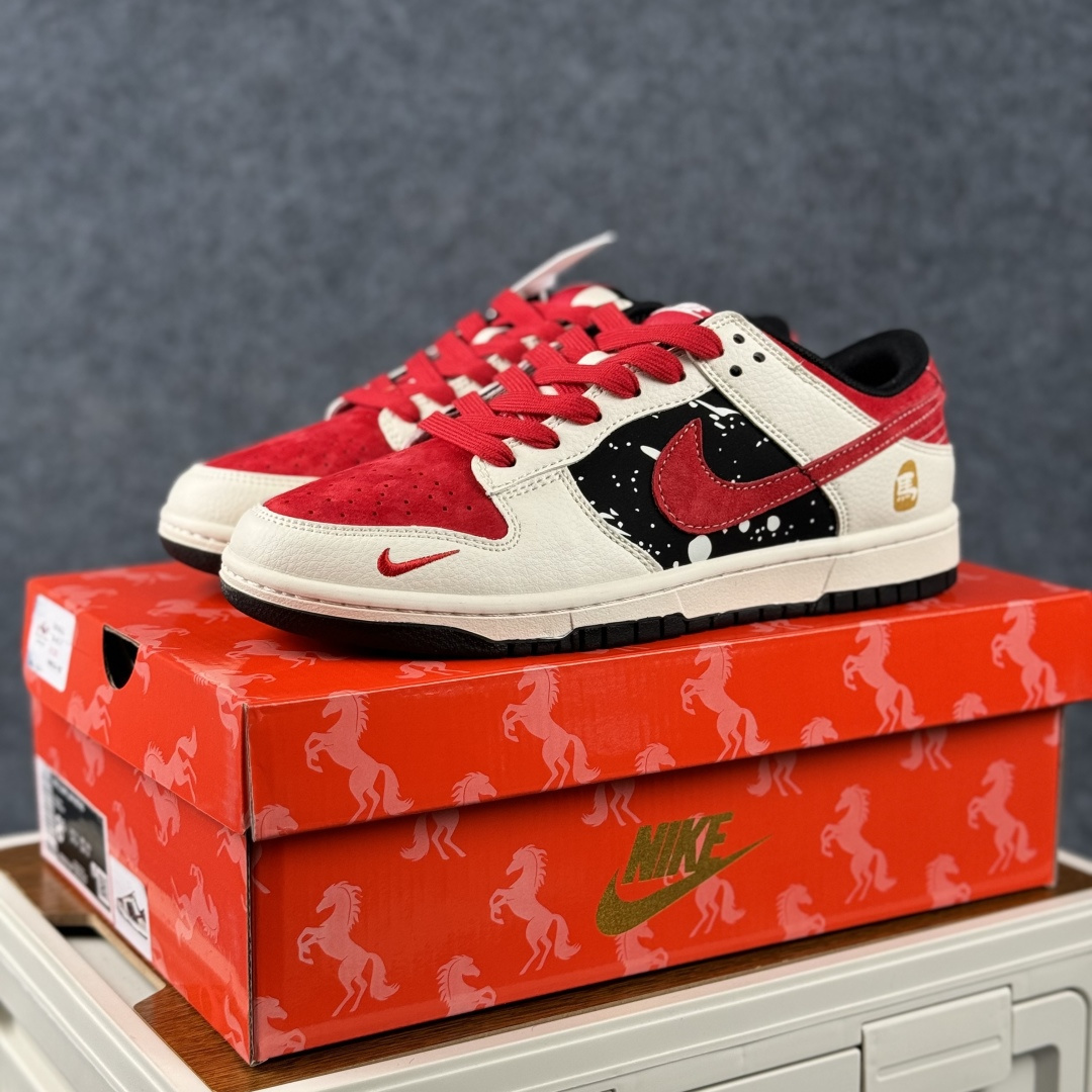 280 Nike Dunk Low Retro 马年限定 周年高端定制 低帮休闲板鞋 HG0026-007-Chinese UA Cheap High Quatity Brand Clothes Bags handbags Sneakers wholesale wholesaler seller from China Factory suppliers Fashion Clothing Shoes best Quality Beautiful Price 280 Nike Dunk Low Retro 马年限定 周年高端定制 低帮休闲板鞋 HG0026-007