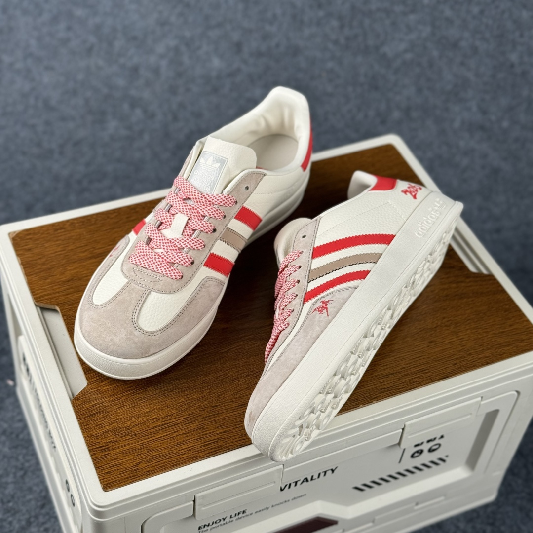Adidas Handball Spezial Sanba 马年限定 LX0905 阿迪达斯经典款 桑巴德训 复古休闲板鞋-Top High Quatity Cheap Sneakers Fashion Clothing Clothes Bags handbags Shoes of all Brand wholesale With The best Quality And Beautiful Price from China Factory Chinese suppliers wholesaler seller Adidas Handball Spezial Sanba 马年限定 LX0905 阿迪达斯经典款 桑巴德训 复古休闲板鞋