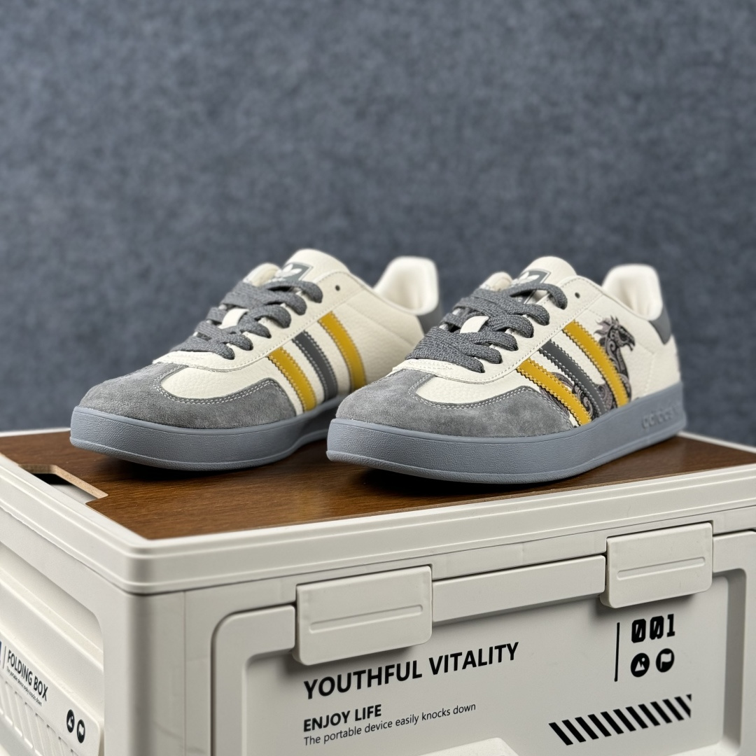 Adidas Handball Spezial Sanba 马年限定 JJ2605 阿迪达斯经典款 桑巴德训 复古休闲板鞋-High Quatity Cheap Brand wholesale wholesaler seller Clothes Bags handbags Sneakers Top Fashion Clothing Shoes from China Factory Chinese suppliers best Quality Beautiful Price Adidas Handball Spezial Sanba 马年限定 JJ2605 阿迪达斯经典款 桑巴德训 复古休闲板鞋