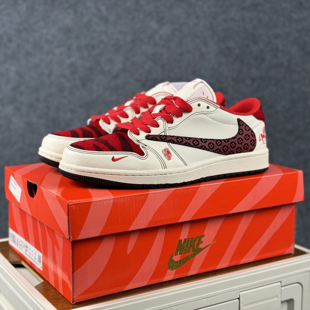 Air Jordan 1 Low AJ1 乔1 马年限定 高端定制 低帮倒钩复古篮球鞋 DX5688-001-Top High Quatity Cheap Sneakers Fashion Clothing Clothes Bags handbags Shoes of all Brand wholesale With The best Quality And Beautiful Price from China Factory Chinese suppliers wholesaler seller Air Jordan 1 Low AJ1 乔1 马年限定 高端定制 低帮倒钩复古篮球鞋 DX5688-001