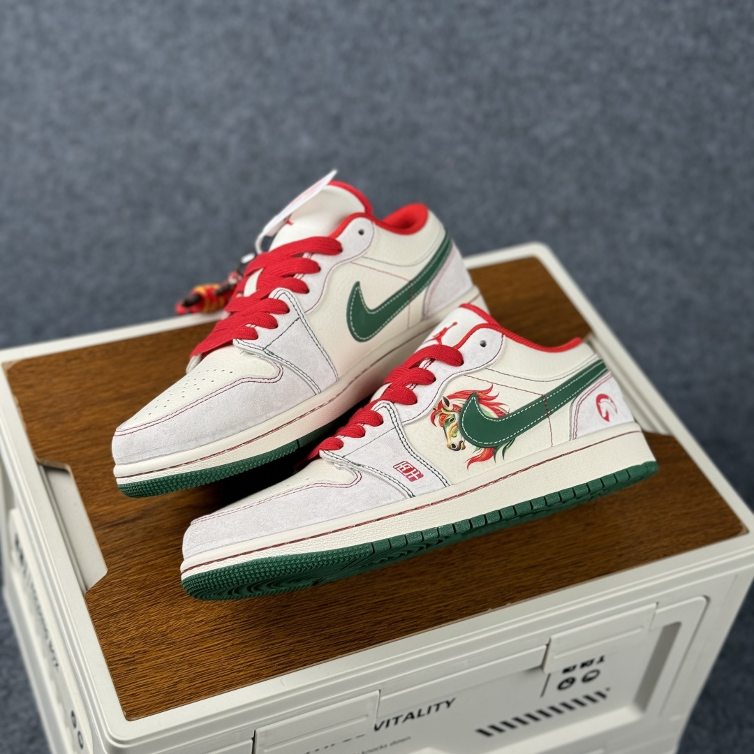 280 Air Jordan 1 Low AJ1 乔1 2026 马年限定 高端定制 低帮复古篮球鞋 FF9989-031-Chinese UA Cheap High Quatity Brand Clothes Bags handbags Sneakers wholesale wholesaler seller from China Factory suppliers Fashion Clothing Shoes best Quality Beautiful Price 280 Air Jordan 1 Low AJ1 乔1 2026 马年限定 高端定制 低帮复古篮球鞋 FF9989-031