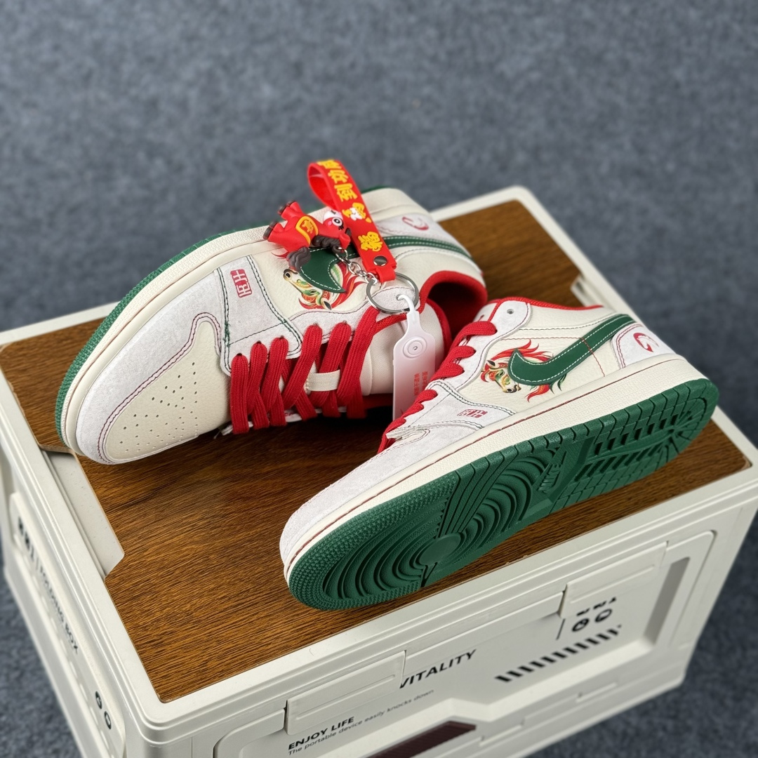 280 Air Jordan 1 Low AJ1 乔1 2026 马年限定 高端定制 低帮复古篮球鞋 FF9989-031-Chinese UA Cheap High Quatity Brand Clothes Bags handbags Sneakers wholesale wholesaler seller from China Factory suppliers Fashion Clothing Shoes best Quality Beautiful Price 280 Air Jordan 1 Low AJ1 乔1 2026 马年限定 高端定制 低帮复古篮球鞋 FF9989-031
