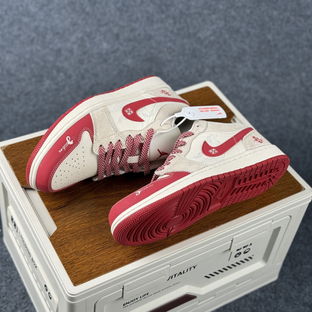 Air Jordan 1 Low AJ1 乔1 马年限定 高端定制 低帮复古篮球鞋 JJ5908-002-Top High Quatity Cheap Sneakers Fashion Clothing Clothes Bags handbags Shoes of all Brand wholesale With The best Quality And Beautiful Price from China Factory Chinese suppliers wholesaler seller Air Jordan 1 Low AJ1 乔1 马年限定 高端定制 低帮复古篮球鞋 JJ5908-002