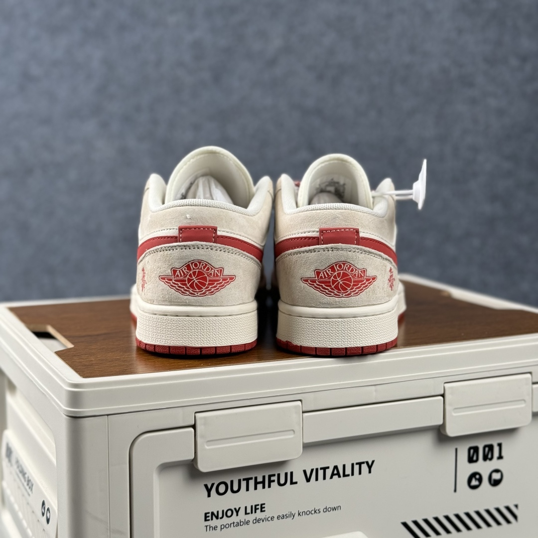 Air Jordan 1 Low AJ1 乔1 马年限定 高端定制 低帮复古篮球鞋 JJ5908-002-Top High Quatity Cheap Sneakers Fashion Clothing Clothes Bags handbags Shoes of all Brand wholesale With The best Quality And Beautiful Price from China Factory Chinese suppliers wholesaler seller Air Jordan 1 Low AJ1 乔1 马年限定 高端定制 低帮复古篮球鞋 JJ5908-002