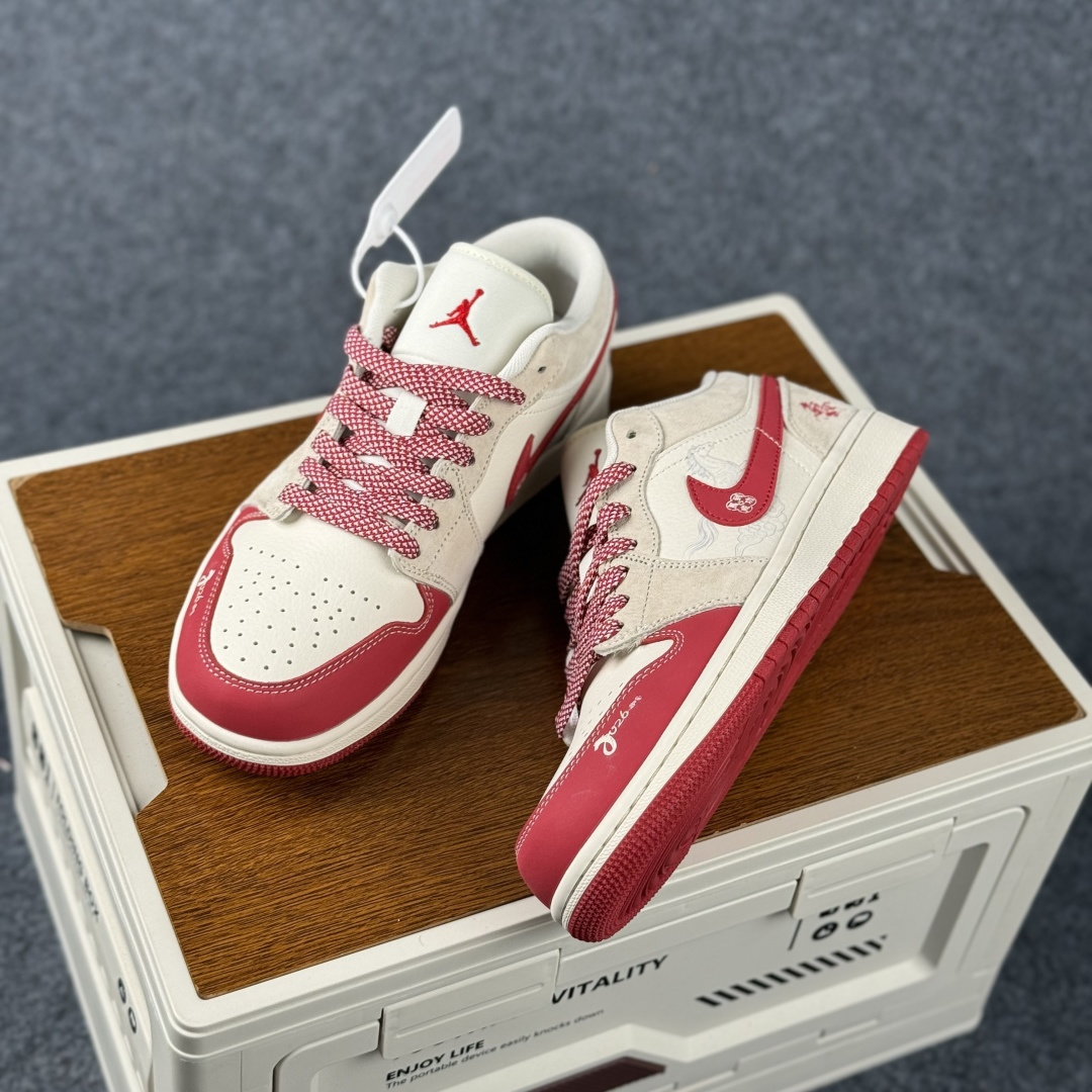 Air Jordan 1 Low AJ1 乔1 马年限定 高端定制 低帮复古篮球鞋 JJ5908-002-Top High Quatity Cheap Sneakers Fashion Clothing Clothes Bags handbags Shoes of all Brand wholesale With The best Quality And Beautiful Price from China Factory Chinese suppliers wholesaler seller Air Jordan 1 Low AJ1 乔1 马年限定 高端定制 低帮复古篮球鞋 JJ5908-002