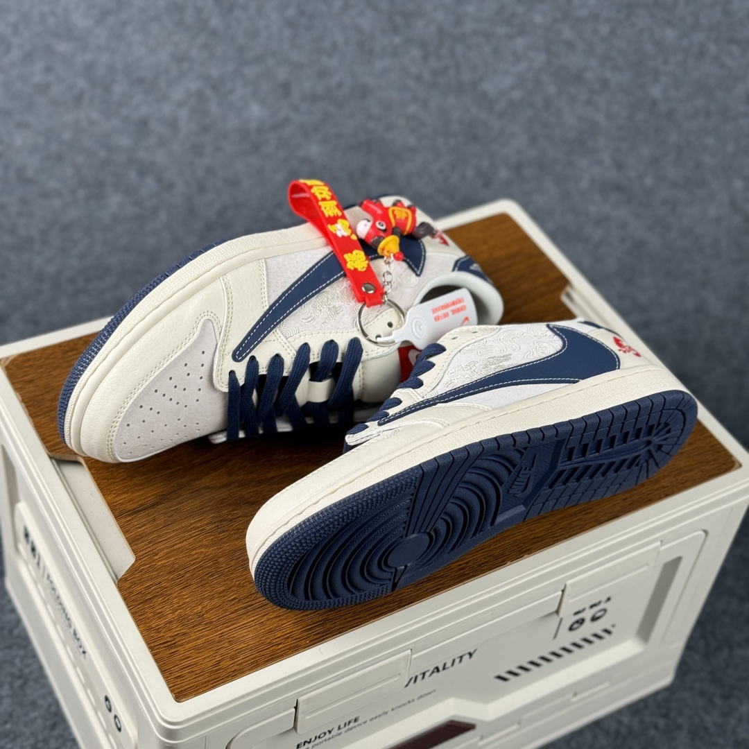 Air Jordan 1 Low AJ1 乔1 马年限定 高端定制 低帮倒钩复古篮球鞋 ZH2598-906-Top High Quatity Cheap Sneakers Fashion Clothing Clothes Bags handbags Shoes of all Brand wholesale With The best Quality And Beautiful Price from China Factory Chinese suppliers wholesaler seller Air Jordan 1 Low AJ1 乔1 马年限定 高端定制 低帮倒钩复古篮球鞋 ZH2598-906