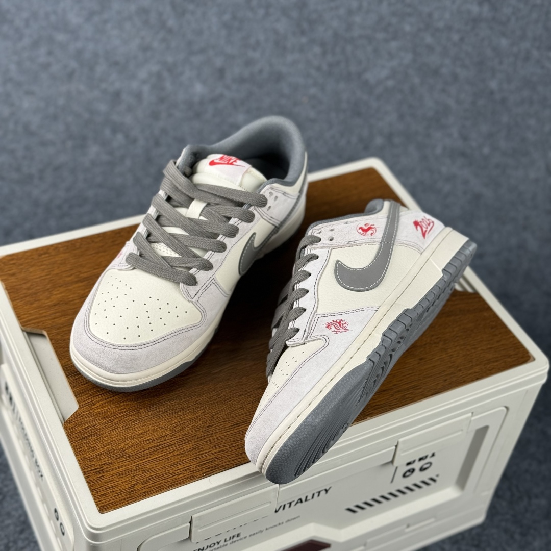 Nike Dunk Low Retro 马年限定 周年高端定制 低帮休闲板鞋 DX2688-010-High Quatity Cheap Brand wholesale wholesaler seller Clothes Bags handbags Sneakers Top Fashion Clothing Shoes from China Factory Chinese suppliers best Quality Beautiful Price Nike Dunk Low Retro 马年限定 周年高端定制 低帮休闲板鞋 DX2688-010