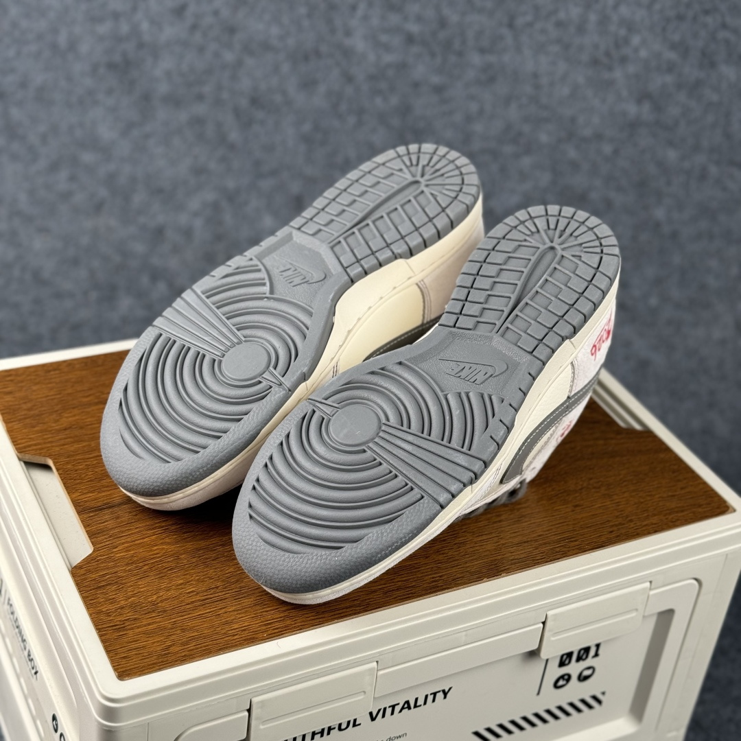 Nike Dunk Low Retro 马年限定 周年高端定制 低帮休闲板鞋 DX2688-010-High Quatity Cheap Brand wholesale wholesaler seller Clothes Bags handbags Sneakers Top Fashion Clothing Shoes from China Factory Chinese suppliers best Quality Beautiful Price Nike Dunk Low Retro 马年限定 周年高端定制 低帮休闲板鞋 DX2688-010