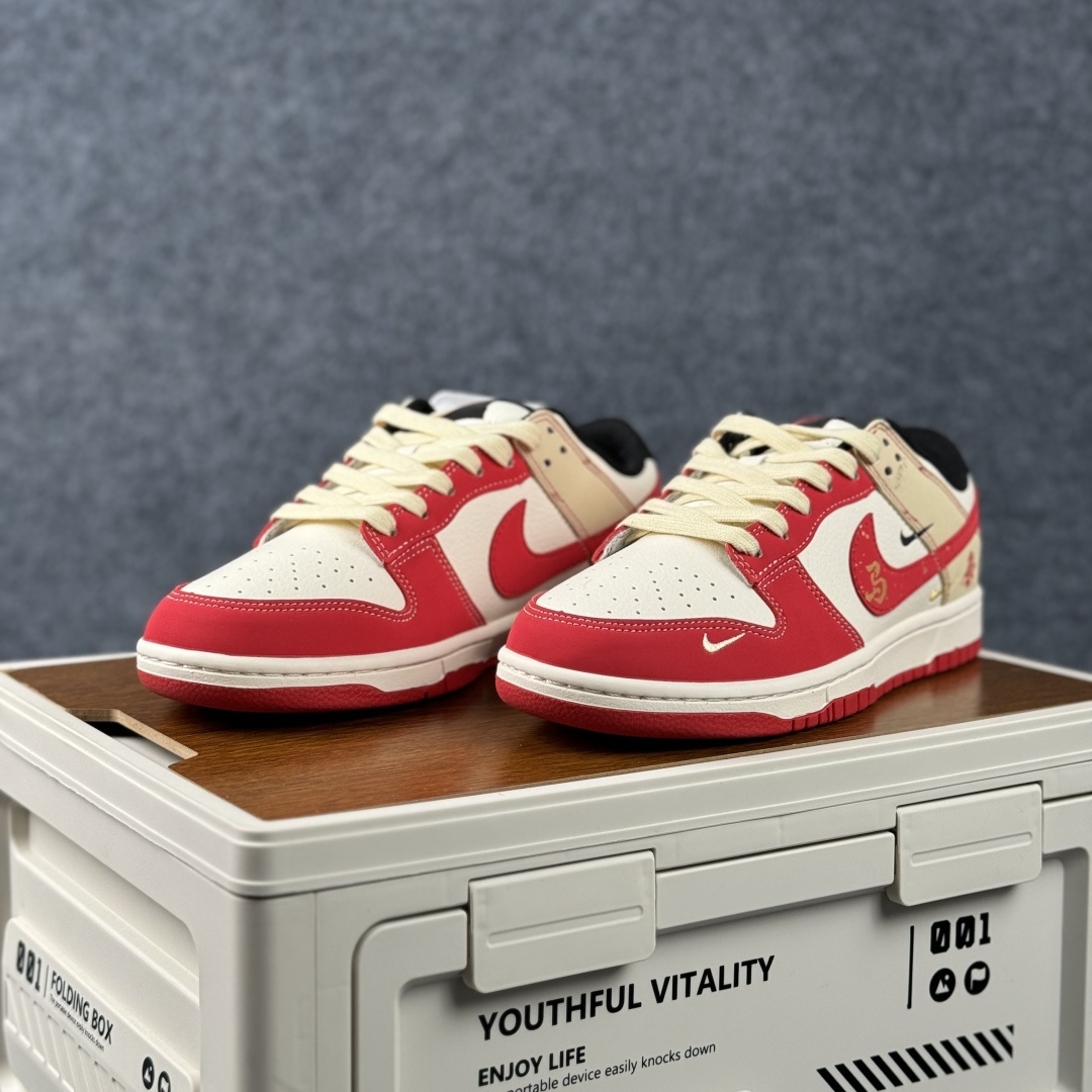 Nike Dunk Low Retro 马年限定 周年高端定制 低帮休闲板鞋 SD6868-113-Top High Quatity Cheap Sneakers Fashion Clothing Clothes Bags handbags Shoes of all Brand wholesale With The best Quality And Beautiful Price from China Factory Chinese suppliers wholesaler seller Nike Dunk Low Retro 马年限定 周年高端定制 低帮休闲板鞋 SD6868-113