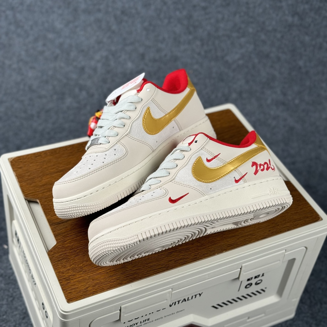 260 Nike Air Force 1'07 Low 马年限定 空军一号低帮休闲板鞋 XT6998-171-Chinese UA Cheap High Quatity Brand Clothes Bags handbags Sneakers wholesale wholesaler seller from China Factory suppliers Fashion Clothing Shoes best Quality Beautiful Price 260 Nike Air Force 1'07 Low 马年限定 空军一号低帮休闲板鞋 XT6998-171
