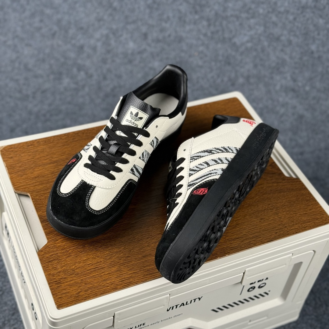 260 Adidas Handball Spezial Sanba 马年限定 ZH2599 阿迪达斯经典款 桑巴德训 复古休闲板鞋-Chinese UA Cheap High Quatity Brand Clothes Bags handbags Sneakers wholesale wholesaler seller from China Factory suppliers Fashion Clothing Shoes best Quality Beautiful Price 260 Adidas Handball Spezial Sanba 马年限定 ZH2599 阿迪达斯经典款 桑巴德训 复古休闲板鞋