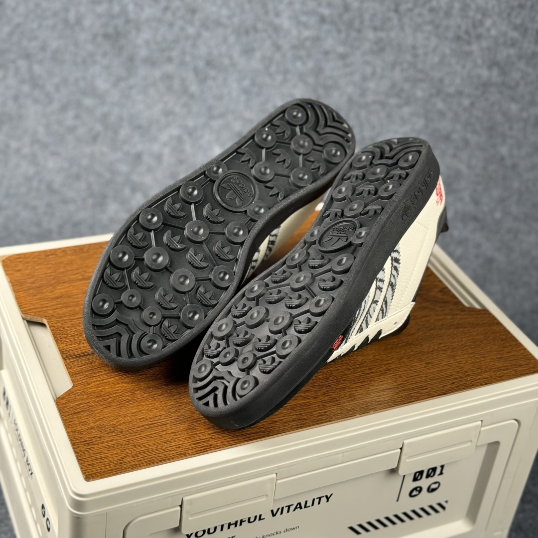 260 Adidas Handball Spezial Sanba 马年限定 ZH2599 阿迪达斯经典款 桑巴德训 复古休闲板鞋-Chinese UA Cheap High Quatity Brand Clothes Bags handbags Sneakers wholesale wholesaler seller from China Factory suppliers Fashion Clothing Shoes best Quality Beautiful Price 260 Adidas Handball Spezial Sanba 马年限定 ZH2599 阿迪达斯经典款 桑巴德训 复古休闲板鞋