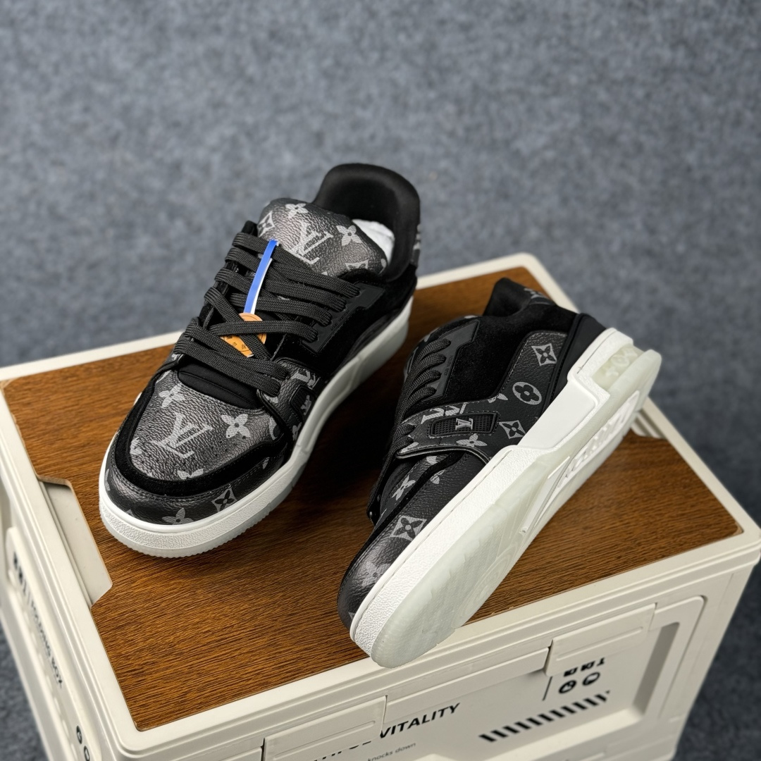 LOUIS VUITTON 路易威登 LV Trainer 板鞋 原楦原纸版开模 鞋型立体饱满-Top High Quatity Cheap Sneakers Fashion Clothing Clothes Bags handbags Shoes of all Brand wholesale With The best Quality And Beautiful Price from China Factory Chinese suppliers wholesaler seller LOUIS VUITTON 路易威登 LV Trainer 板鞋 原楦原纸版开模 鞋型立体饱满