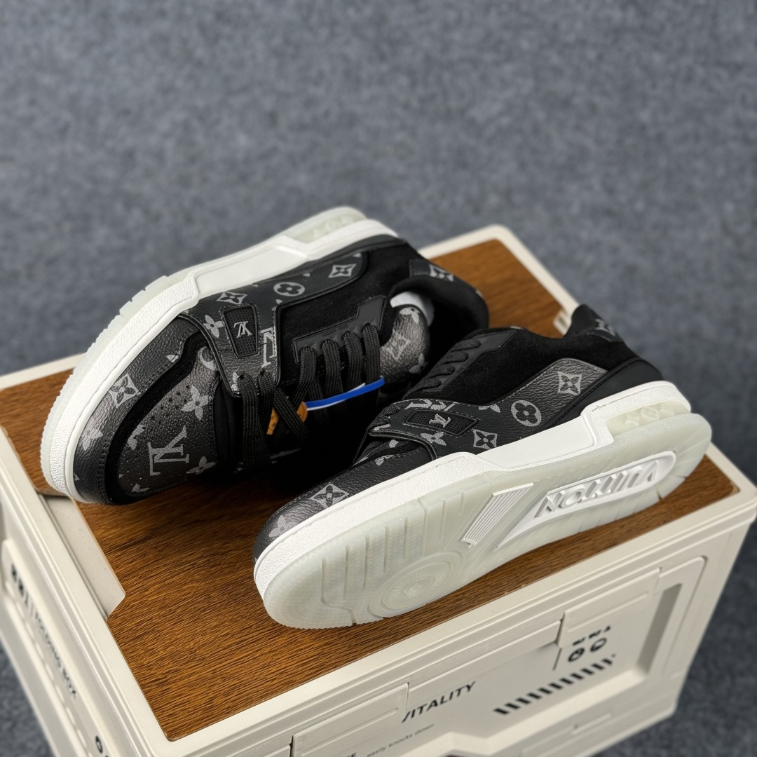 LOUIS VUITTON 路易威登 LV Trainer 板鞋 原楦原纸版开模 鞋型立体饱满-Top High Quatity Cheap Sneakers Fashion Clothing Clothes Bags handbags Shoes of all Brand wholesale With The best Quality And Beautiful Price from China Factory Chinese suppliers wholesaler seller LOUIS VUITTON 路易威登 LV Trainer 板鞋 原楦原纸版开模 鞋型立体饱满