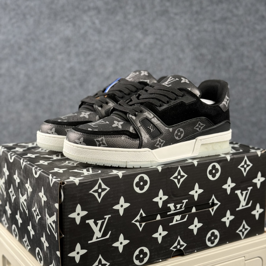 LOUIS VUITTON 路易威登 LV Trainer 板鞋 原楦原纸版开模 鞋型立体饱满-Top High Quatity Cheap Sneakers Fashion Clothing Clothes Bags handbags Shoes of all Brand wholesale With The best Quality And Beautiful Price from China Factory Chinese suppliers wholesaler seller LOUIS VUITTON 路易威登 LV Trainer 板鞋 原楦原纸版开模 鞋型立体饱满