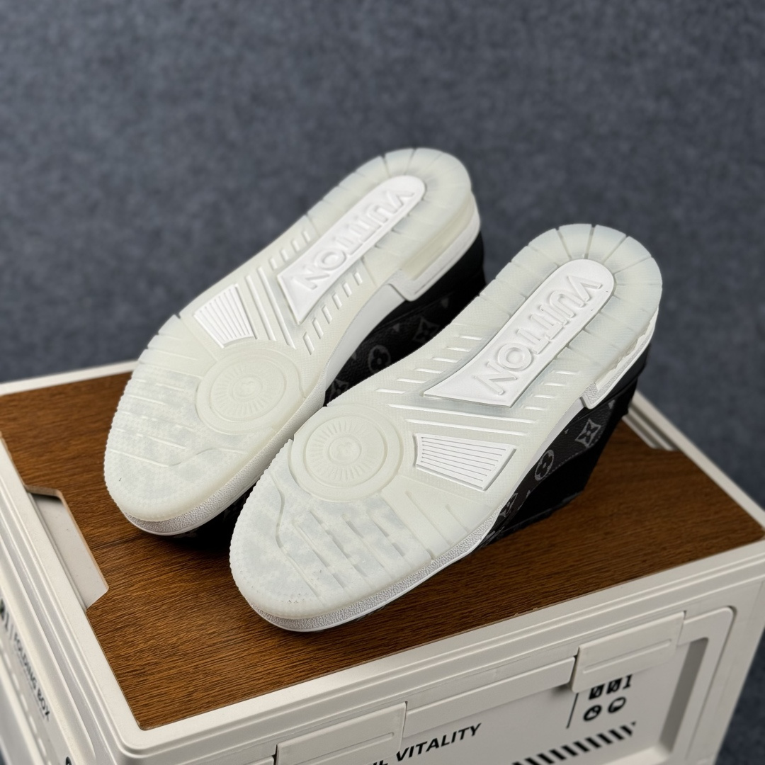 LOUIS VUITTON 路易威登 LV Trainer 板鞋 原楦原纸版开模 鞋型立体饱满-Top High Quatity Cheap Sneakers Fashion Clothing Clothes Bags handbags Shoes of all Brand wholesale With The best Quality And Beautiful Price from China Factory Chinese suppliers wholesaler seller LOUIS VUITTON 路易威登 LV Trainer 板鞋 原楦原纸版开模 鞋型立体饱满
