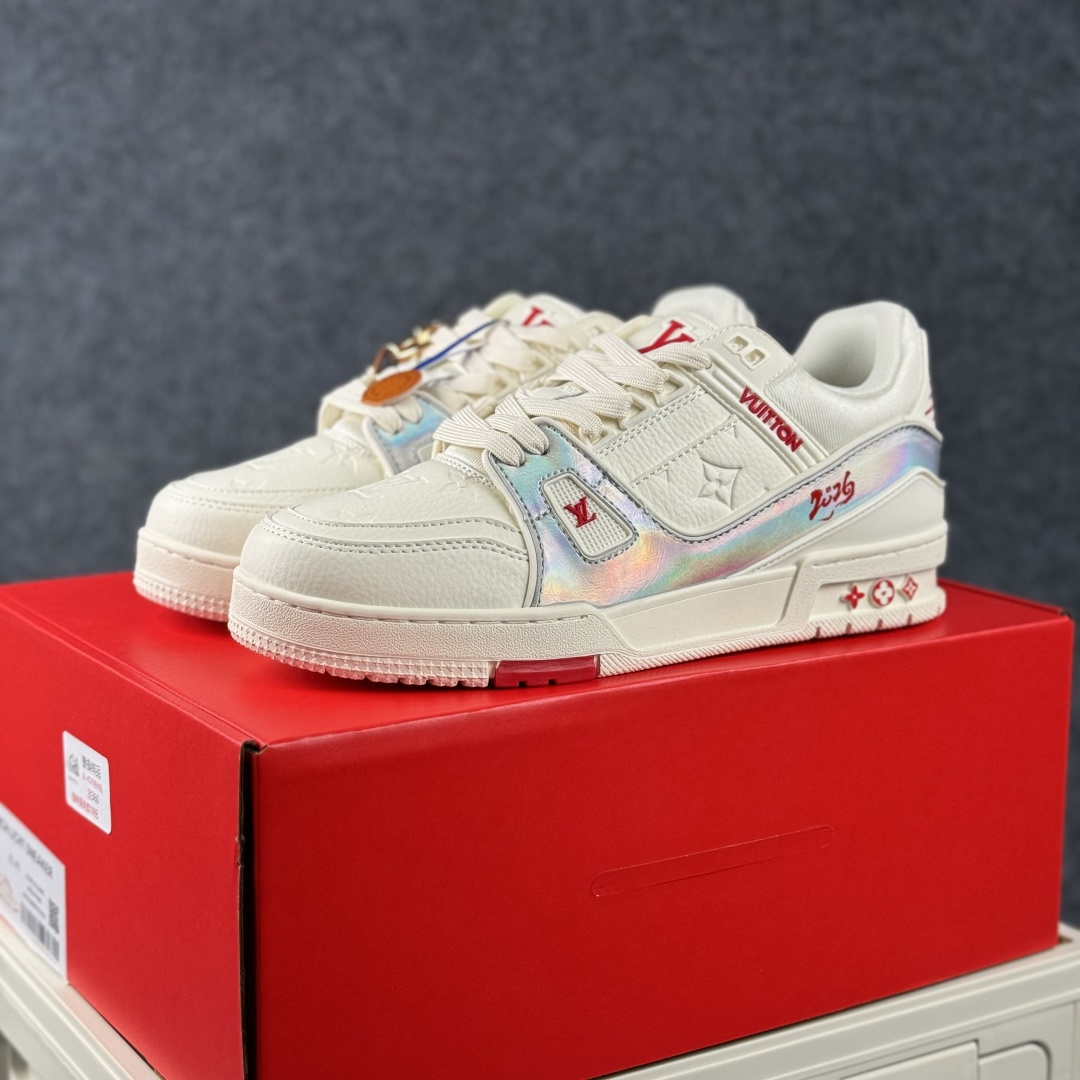 LV TRAINER白灰红 2A8DM11VL-Top High Quatity Cheap Sneakers Fashion Clothing Clothes Bags handbags Shoes of all Brand wholesale With The best Quality And Beautiful Price from China Factory Chinese suppliers wholesaler seller LV TRAINER白灰红 2A8DM11VL