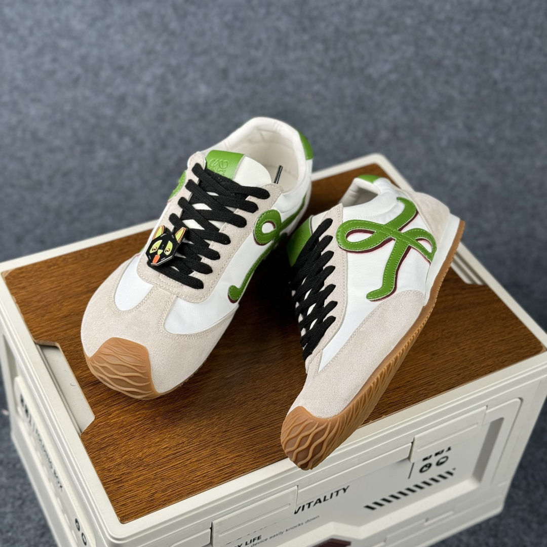 220 LOEWE罗意威 x LOUIS WAIN 联名款 Ballet Runner 2.0-Chinese UA Cheap High Quatity Brand Clothes Bags handbags Sneakers wholesale wholesaler seller from China Factory suppliers Fashion Clothing Shoes best Quality Beautiful Price 220 LOEWE罗意威 x LOUIS WAIN 联名款 Ballet Runner 2.0