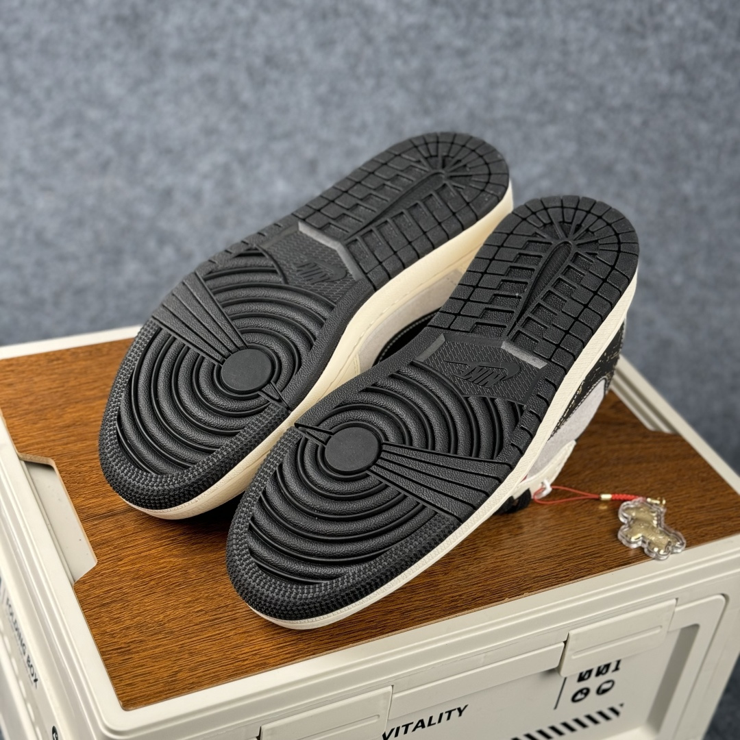 280 Air Jordan 1 Low AJ1 乔1 马年限定 高端定制 低帮倒钩复古篮球鞋 HG0026-023-Chinese UA Cheap High Quatity Brand Clothes Bags handbags Sneakers wholesale wholesaler seller from China Factory suppliers Fashion Clothing Shoes best Quality Beautiful Price 280 Air Jordan 1 Low AJ1 乔1 马年限定 高端定制 低帮倒钩复古篮球鞋 HG0026-023